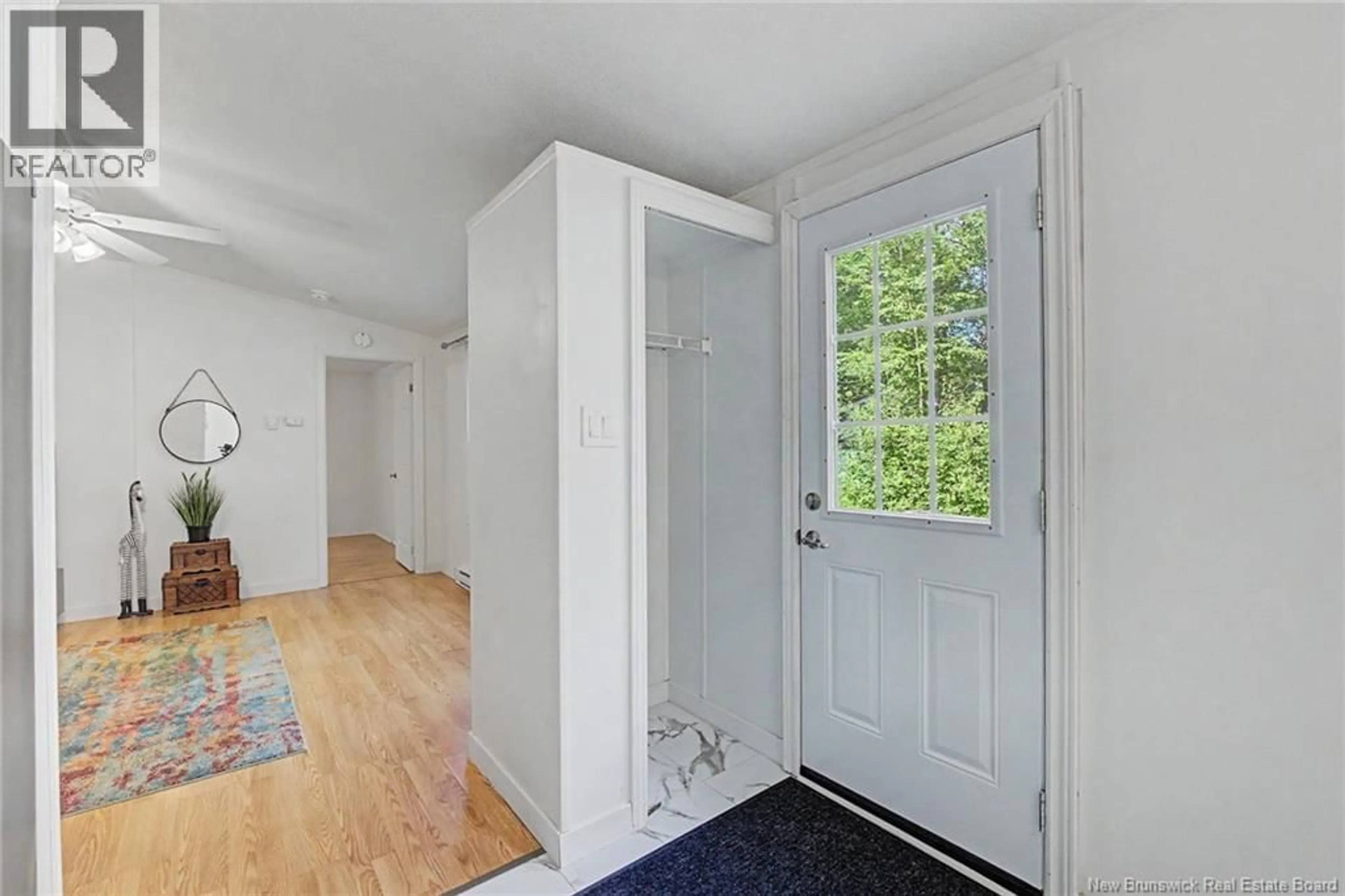 Indoor entryway for 1 DALEY STREET, Lincoln New Brunswick E3B6Z5