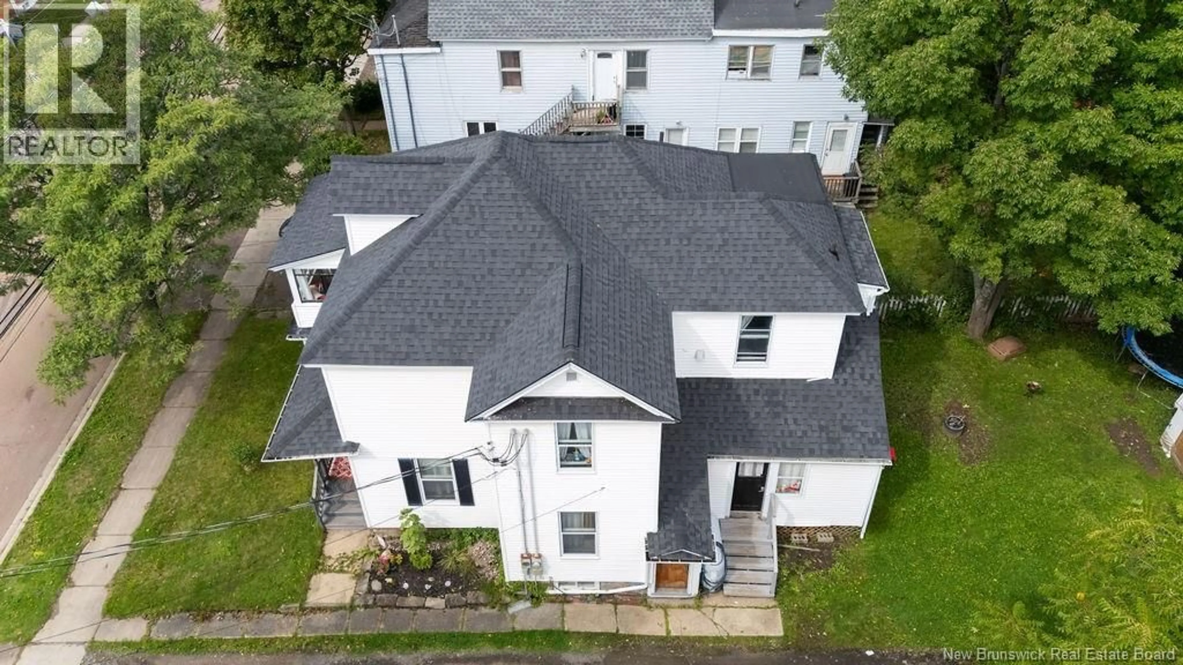 A pic from outside/outdoor area/front of a property/back of a property/a pic from drone, building for 93-95 CORNHILL STREET, Moncton New Brunswick E1B6K8