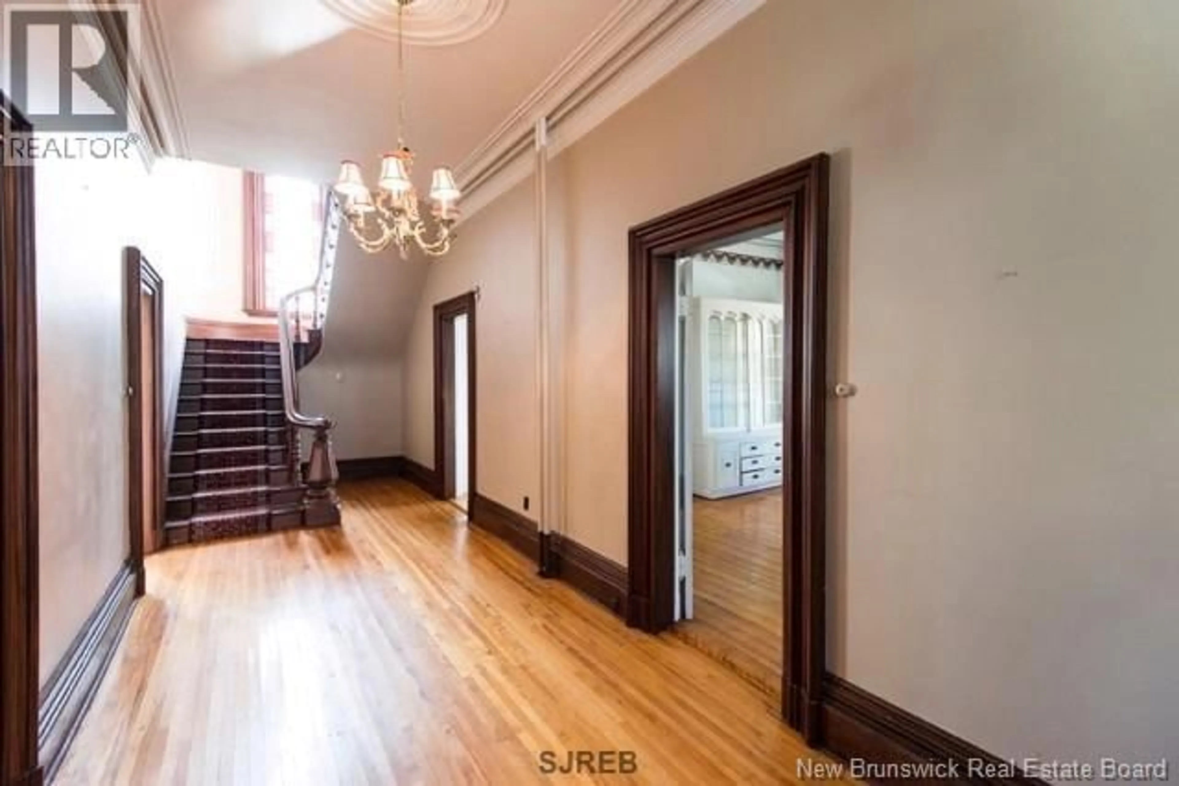 Indoor foyer for 406-408 ALGONQUIN PLACE, Saint John New Brunswick E2M1N2