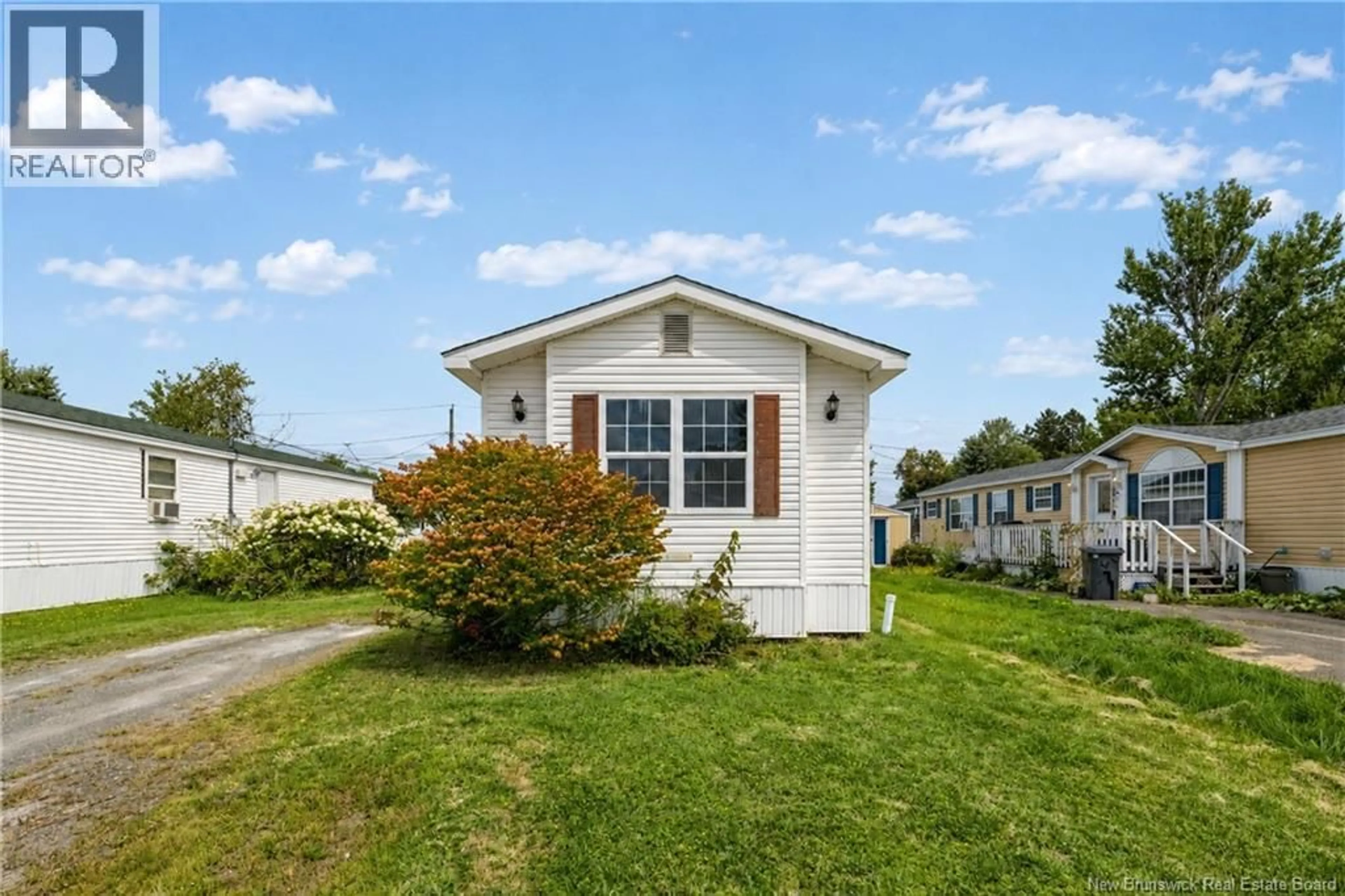 Home with vinyl exterior material, street for 6 RAMSEY STREET, Lincoln New Brunswick E3B6W8