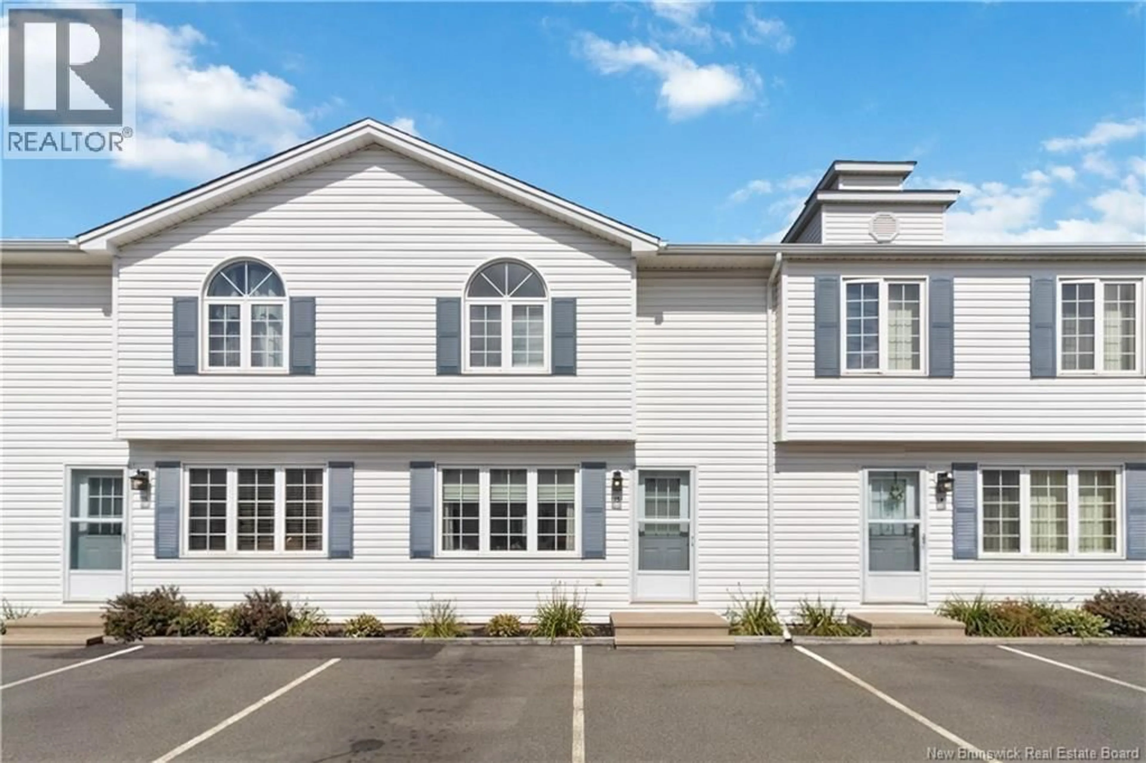 Home with vinyl exterior material, building for 15 - 25 LONSDALE DRIVE, Moncton New Brunswick E1G5E4