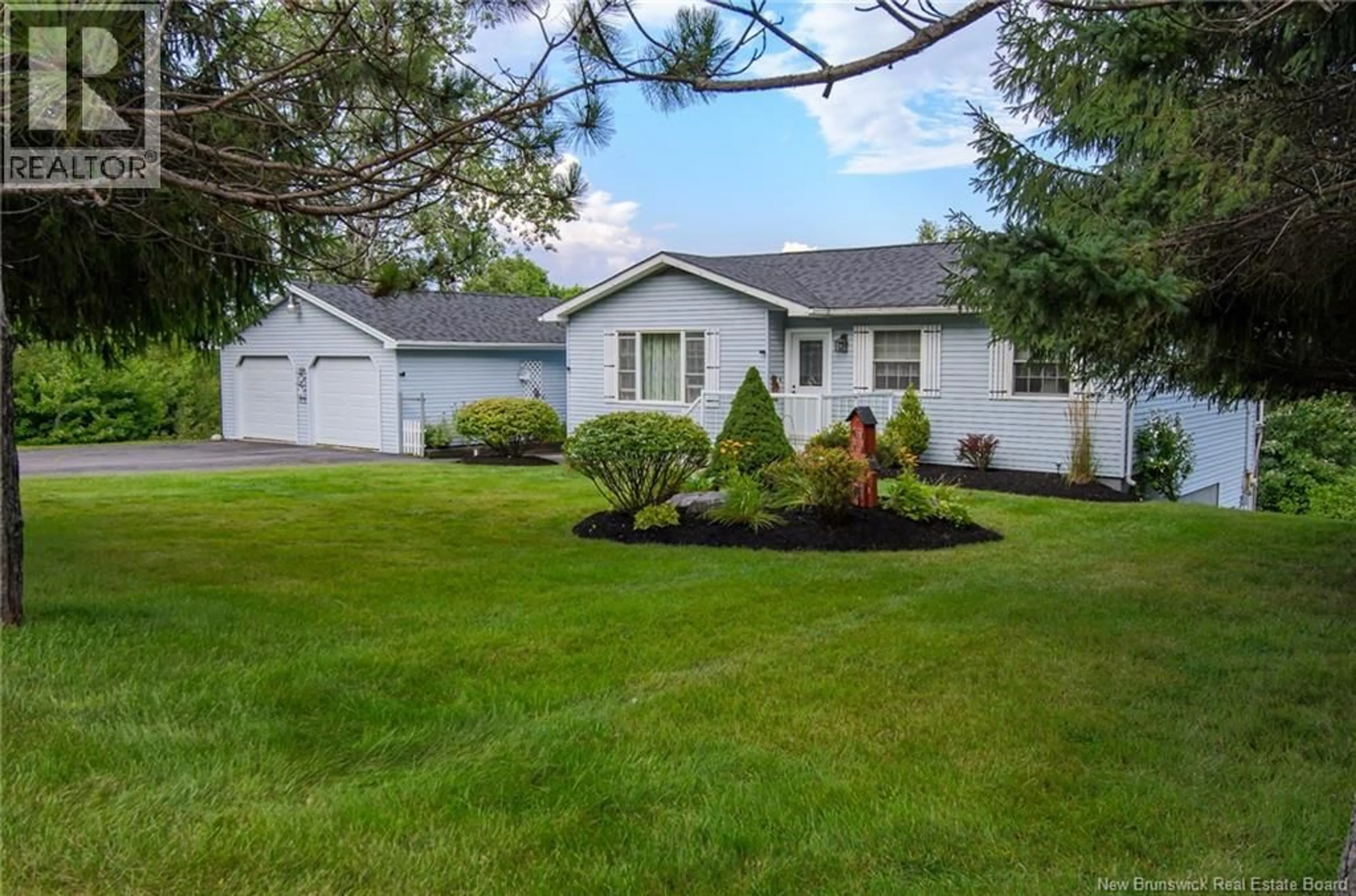 Home with vinyl exterior material, street for 1 GARY COURT, Grand Bay-Westfield New Brunswick E5K3M3