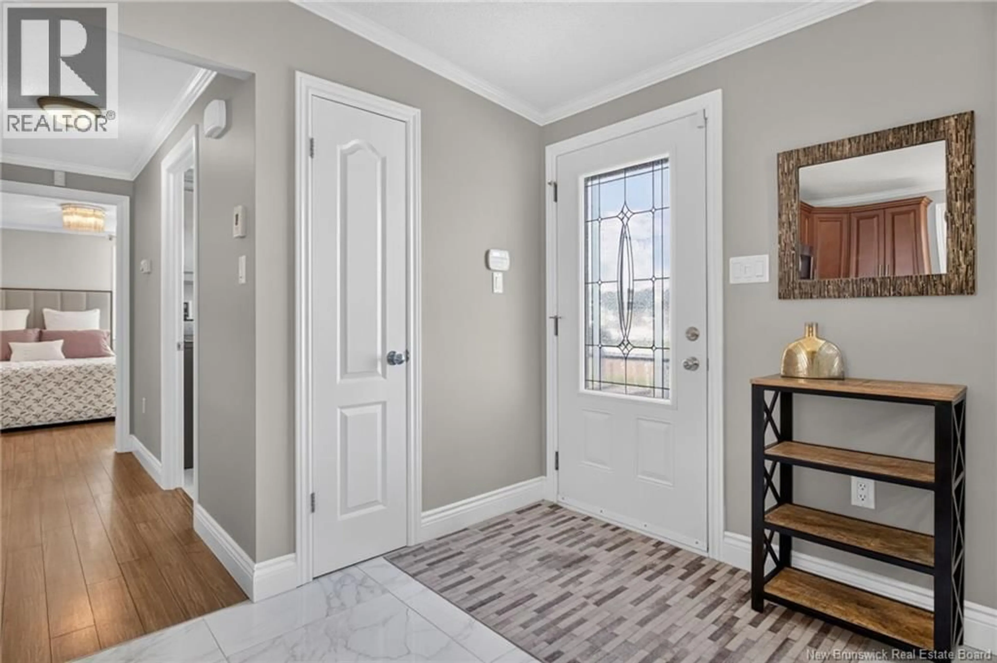 Indoor entryway for 266 BONAVENTURE STREET, Shediac New Brunswick E4P0H1