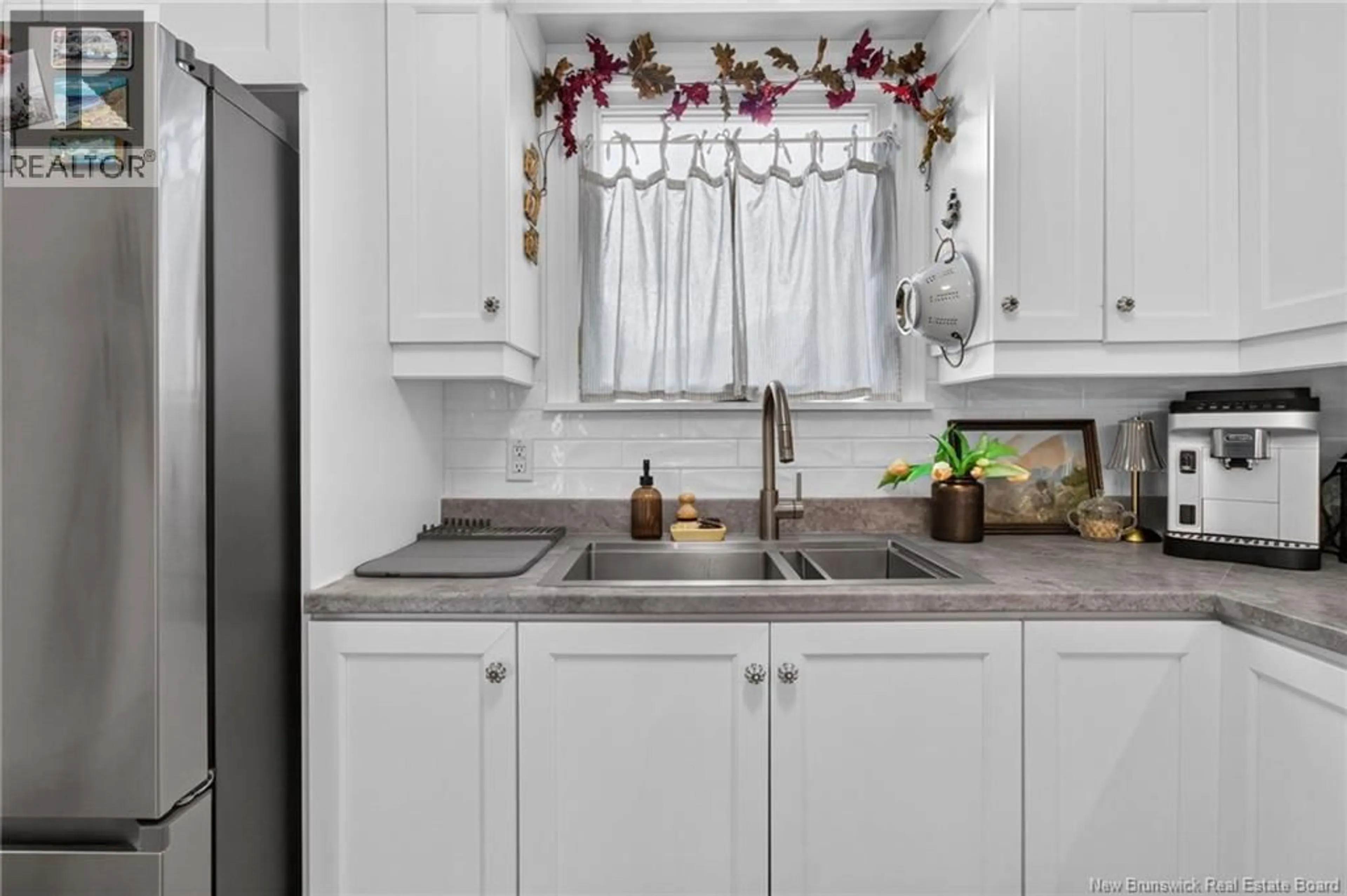 Standard kitchen, ceramic/tile floor for 453 ACADIE, Shediac New Brunswick E4P1C4