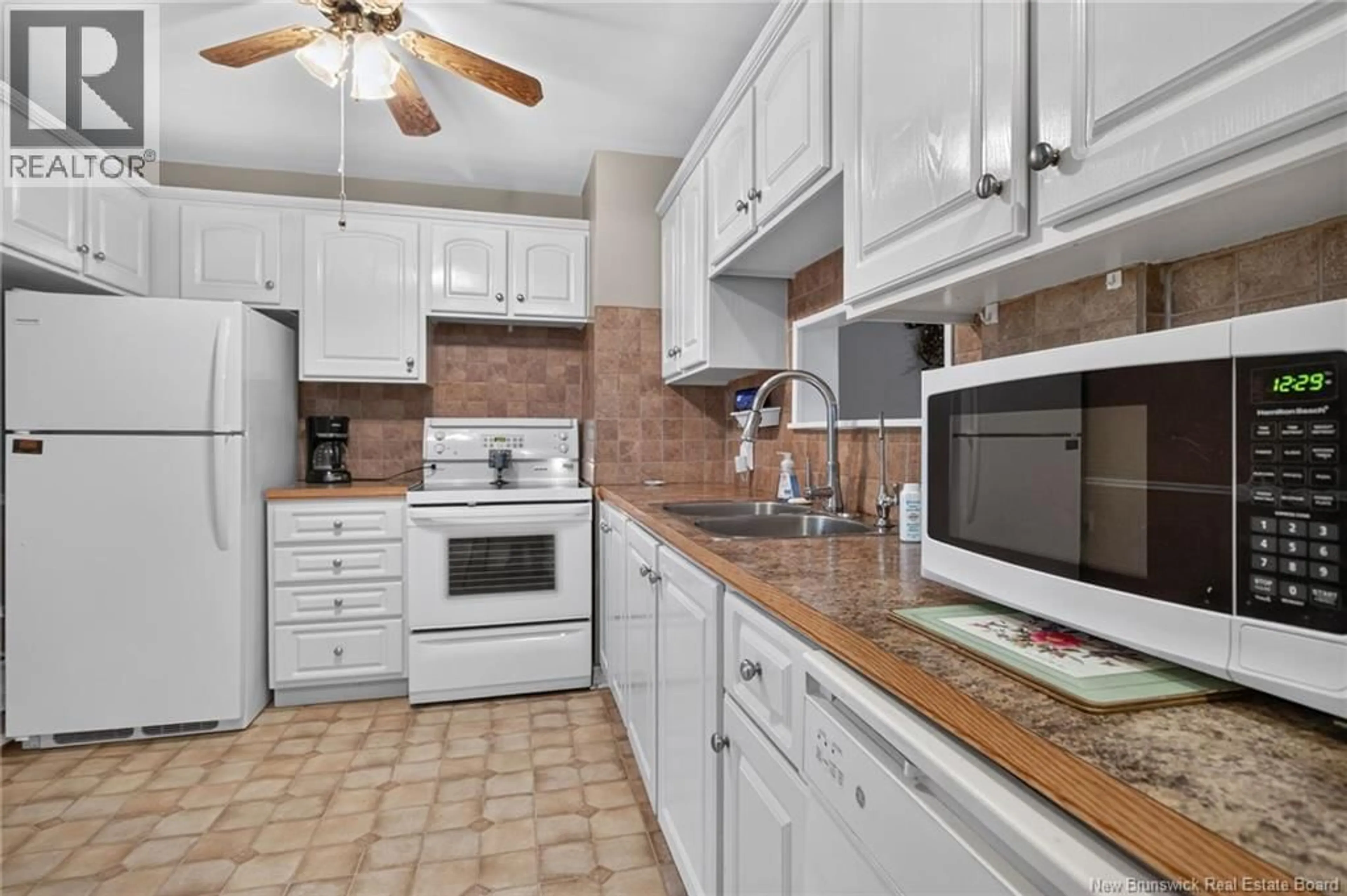 Standard kitchen, ceramic/tile floor for 210 BLYTHWOOD AVENUE, Riverview New Brunswick E1B2G8