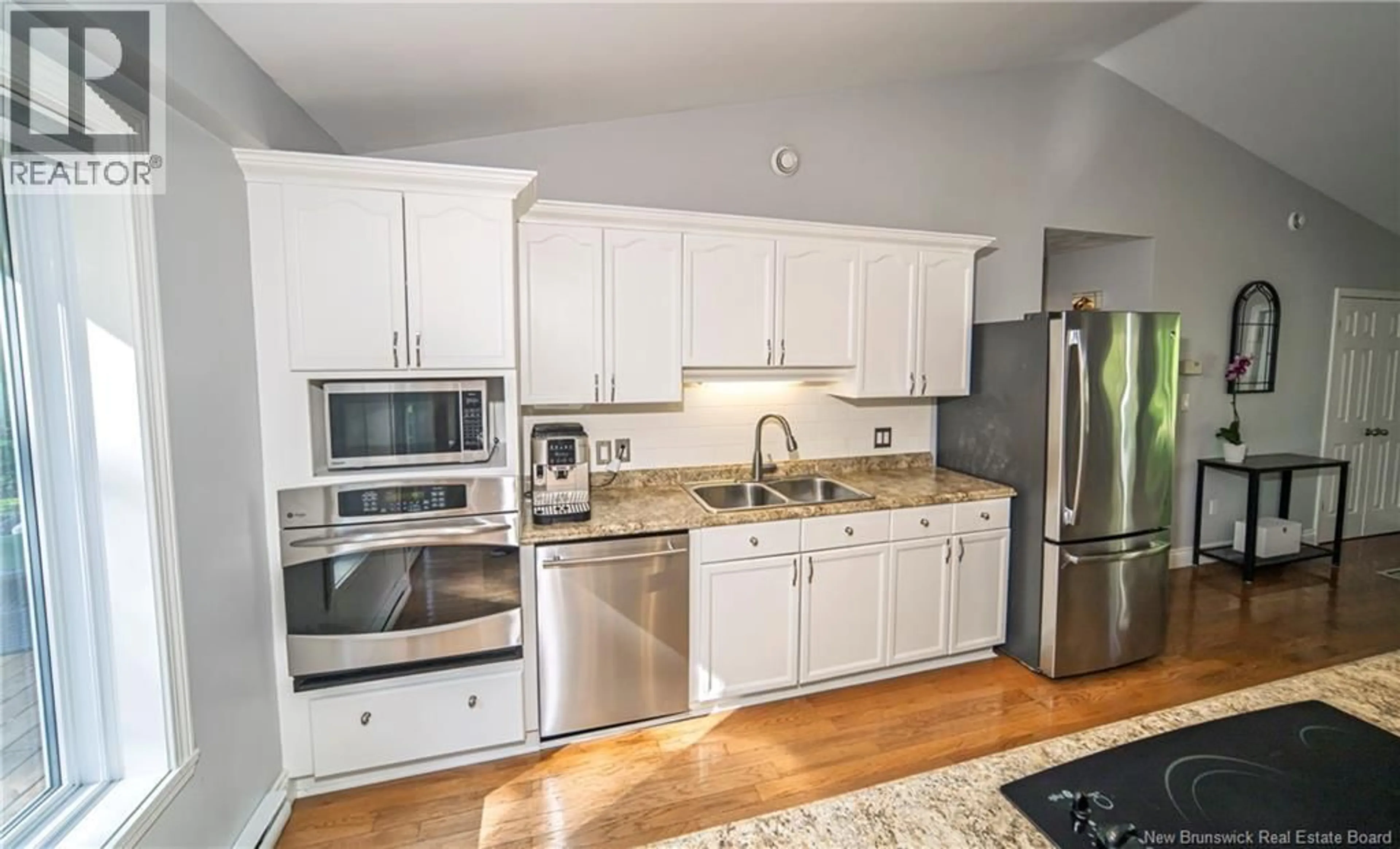 Standard kitchen, unknown for 122 FAWN CRESCENT, Hanwell New Brunswick E3E1B5