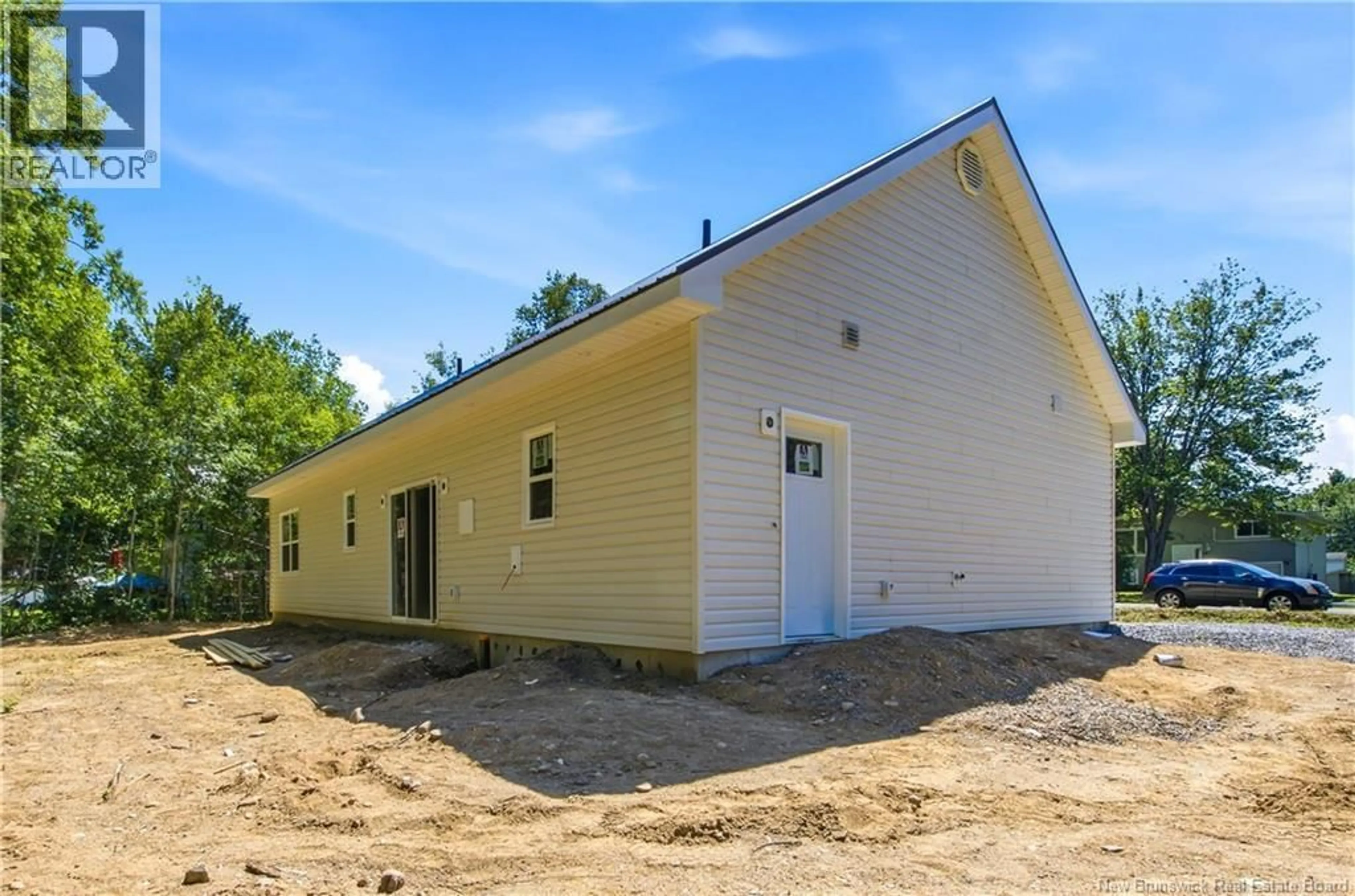 Home with vinyl exterior material, building for 8 GRAHAM STREET, Lincoln New Brunswick E3B7E8