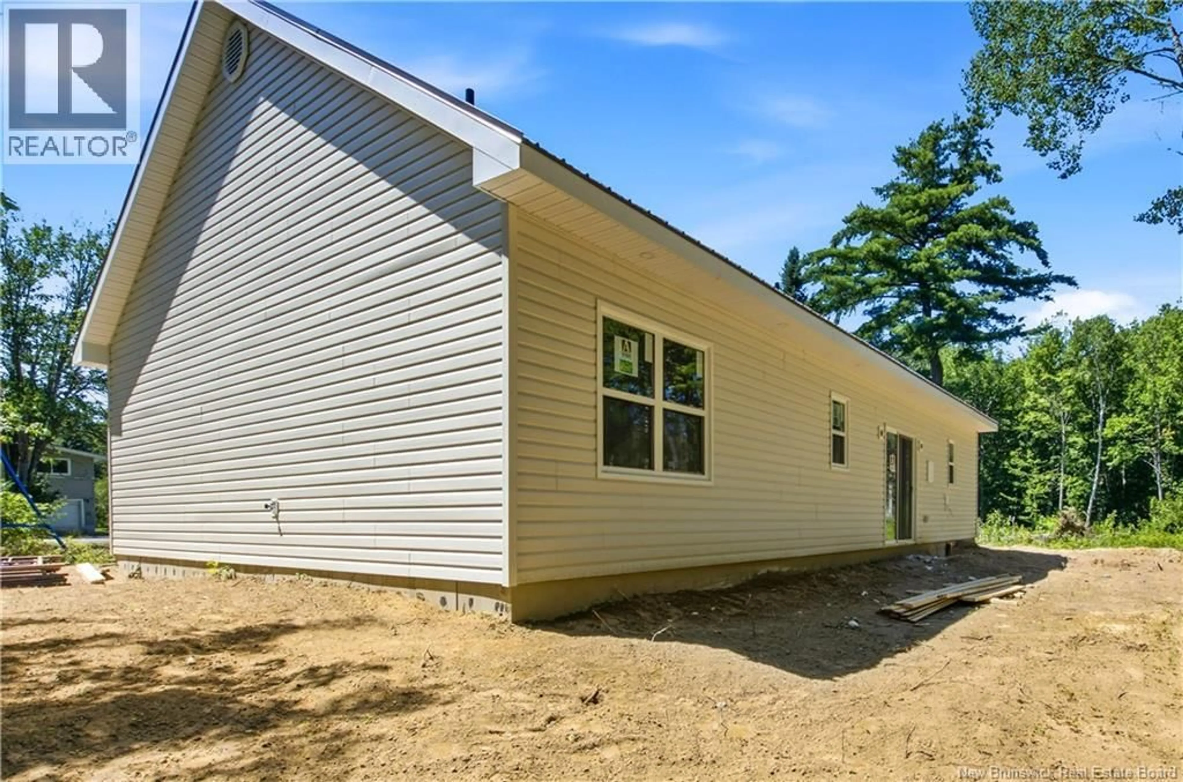 Home with vinyl exterior material, building for 8 GRAHAM STREET, Lincoln New Brunswick E3B7E8