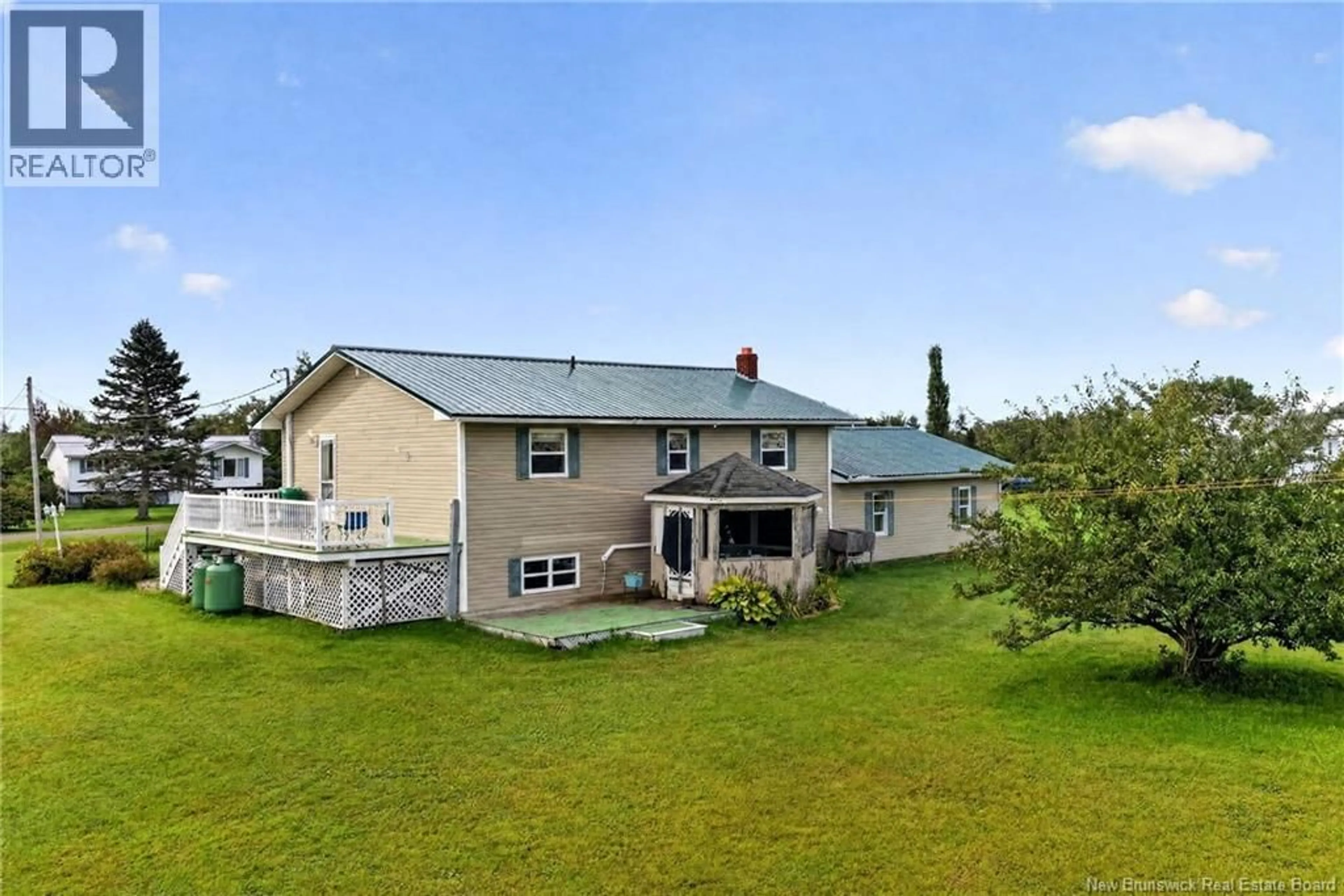 A pic from outside/outdoor area/front of a property/back of a property/a pic from drone, building for 31 BRUN STREET, Beaubassin East New Brunswick E4N2E3