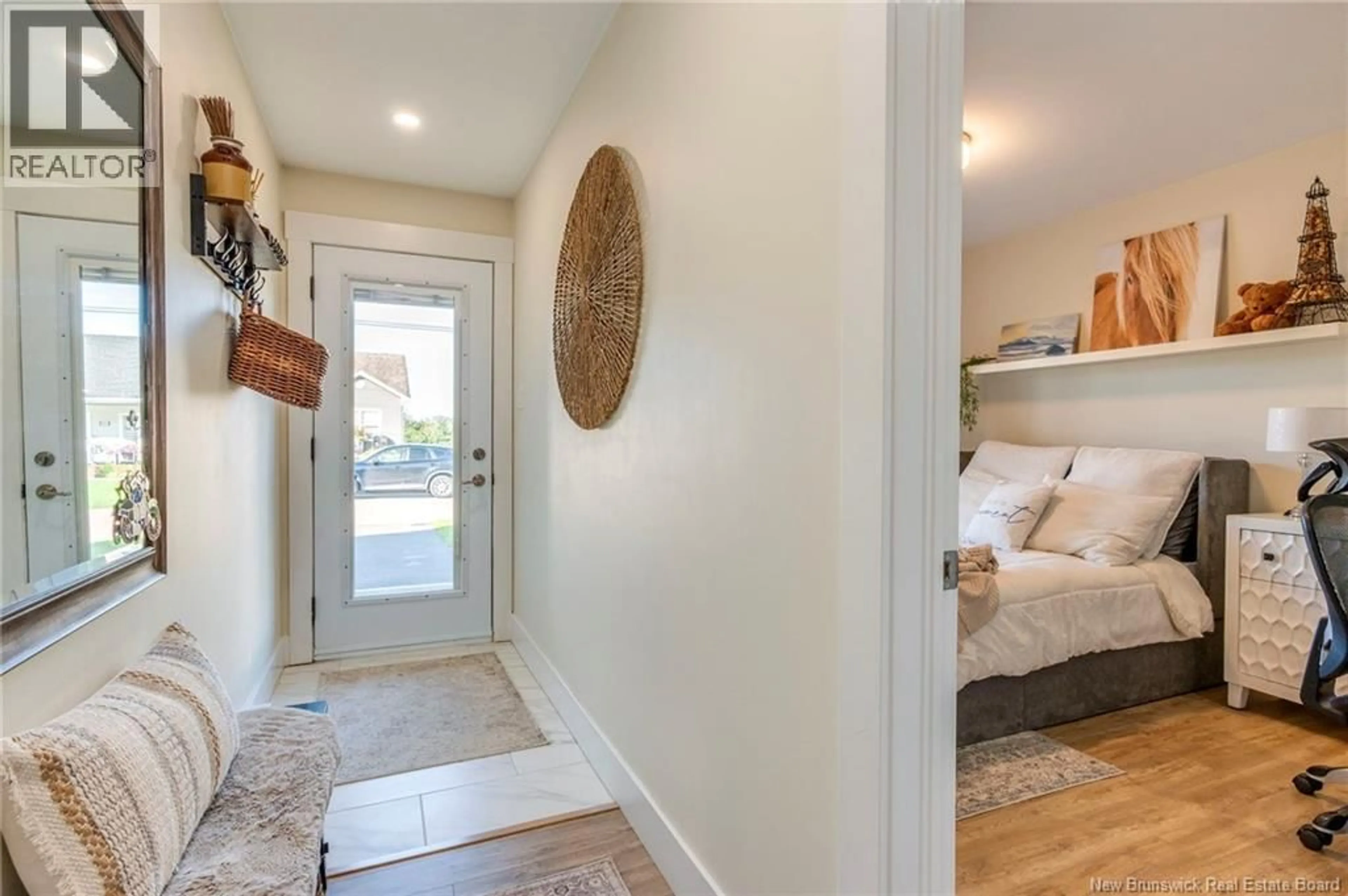Indoor entryway for 132 MCQUEEN STREET, Shediac New Brunswick E4P2H7