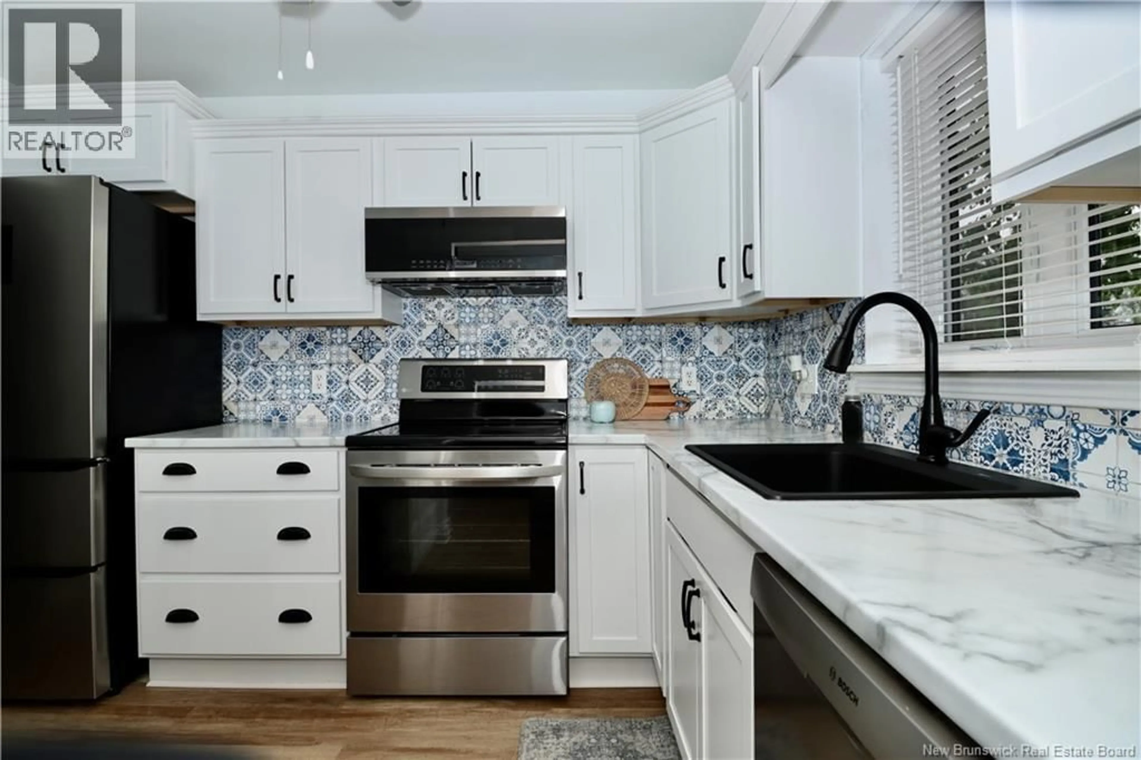 Contemporary kitchen, ceramic/tile floor for 5 - 84 SEAMAN STREET, Moncton New Brunswick E1A4B6