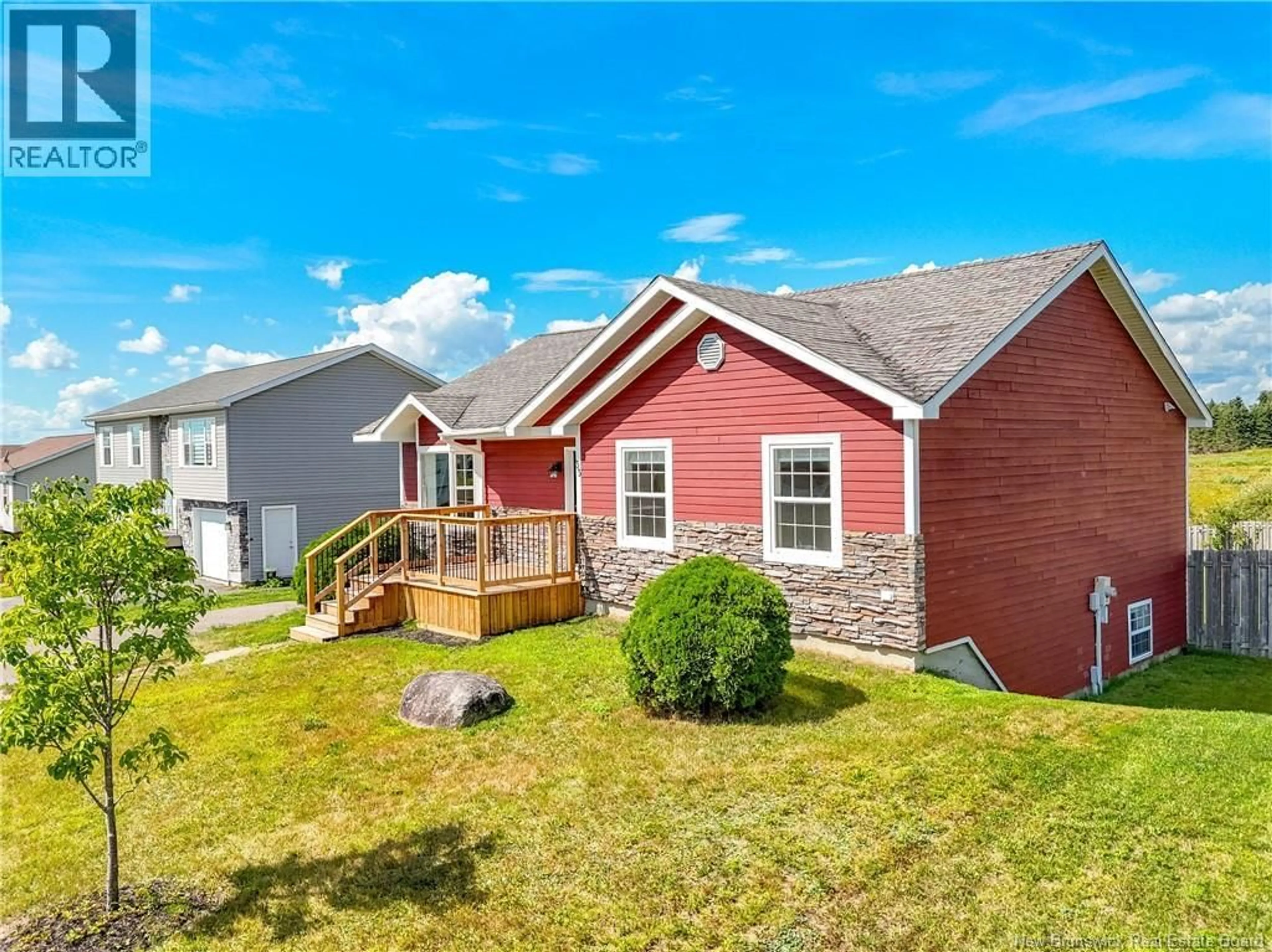 A pic from outside/outdoor area/front of a property/back of a property/a pic from drone, unknown for 33 HALLIHAN DRIVE, Oromocto New Brunswick E2V0C2