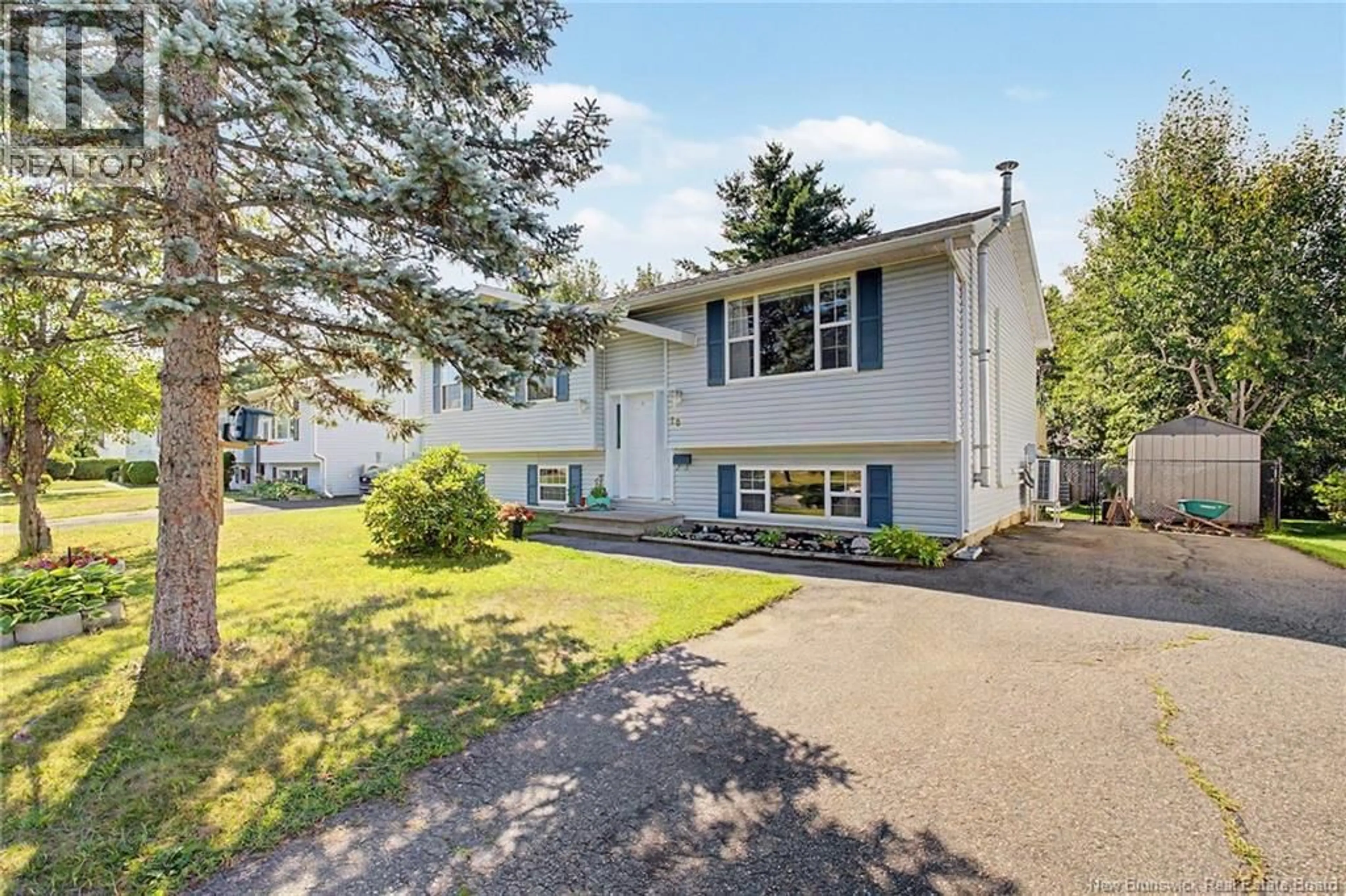 Home with vinyl exterior material, street for 10 SHEPHARD DRIVE, Oromocto New Brunswick E2V2P5
