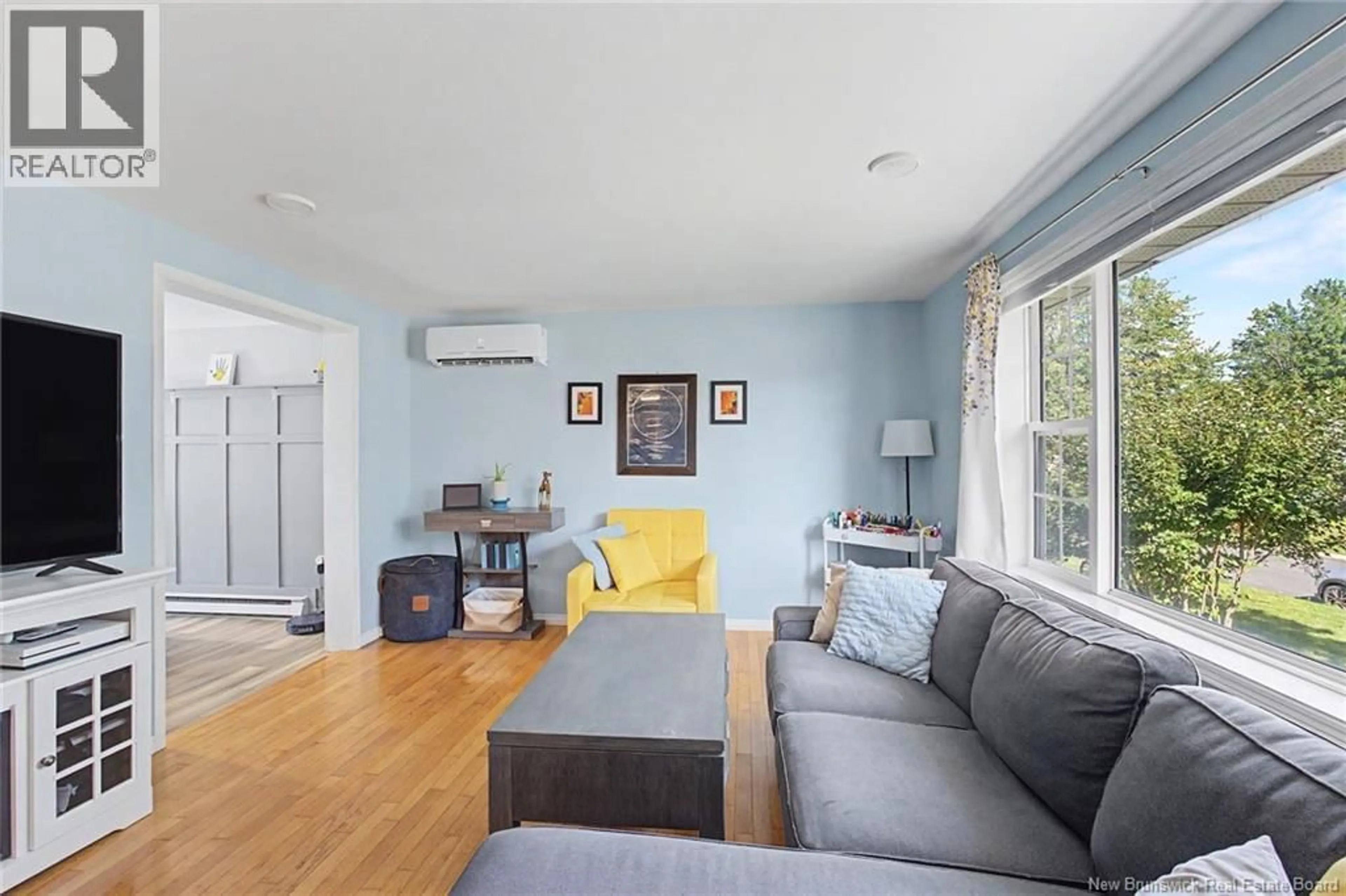 Living room with furniture, unknown for 10 SHEPHARD DRIVE, Oromocto New Brunswick E2V2P5