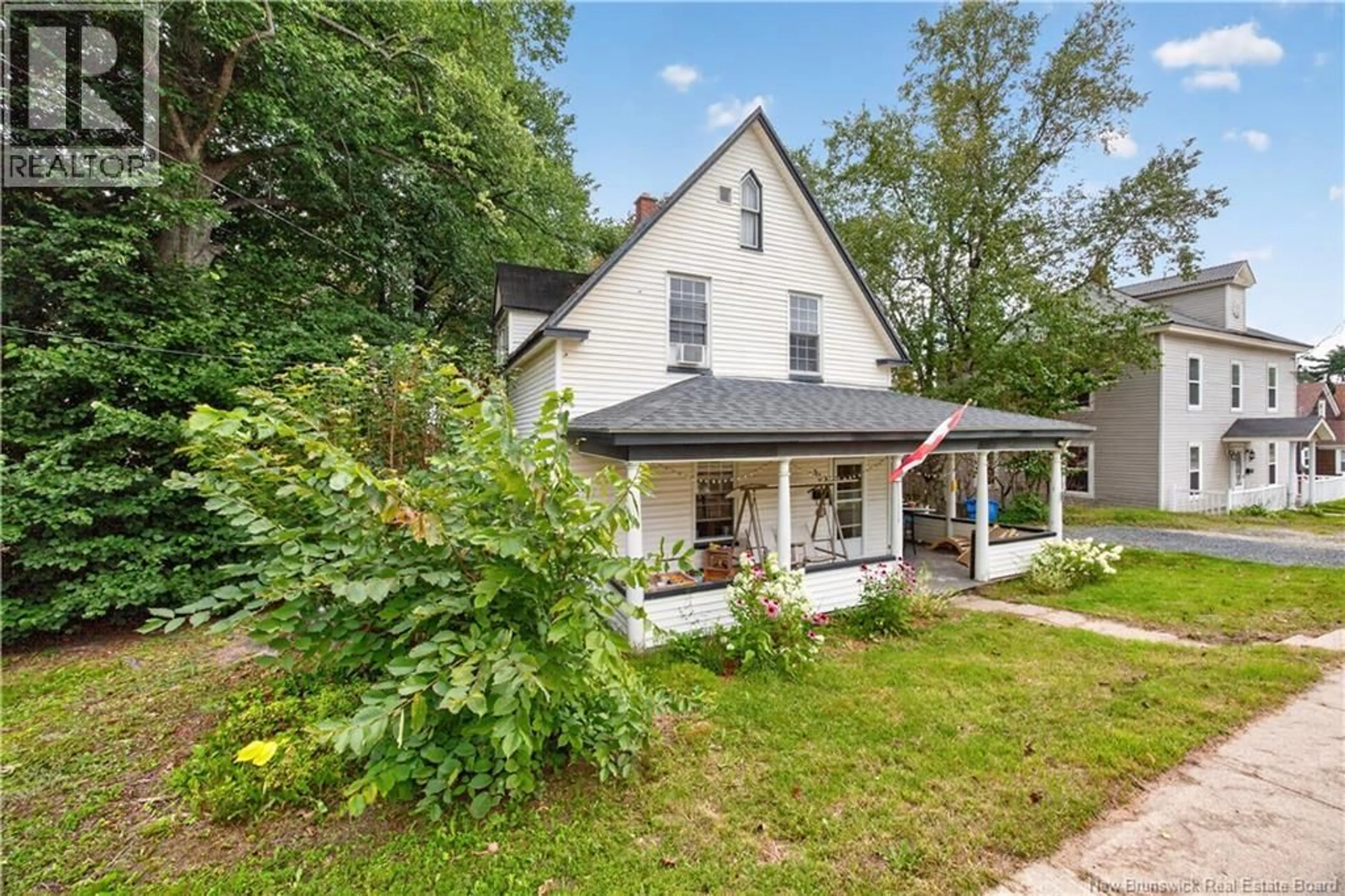A pic from outside/outdoor area/front of a property/back of a property/a pic from drone, building for 532 KING GEORGE HWY, Miramichi New Brunswick E1V1N3