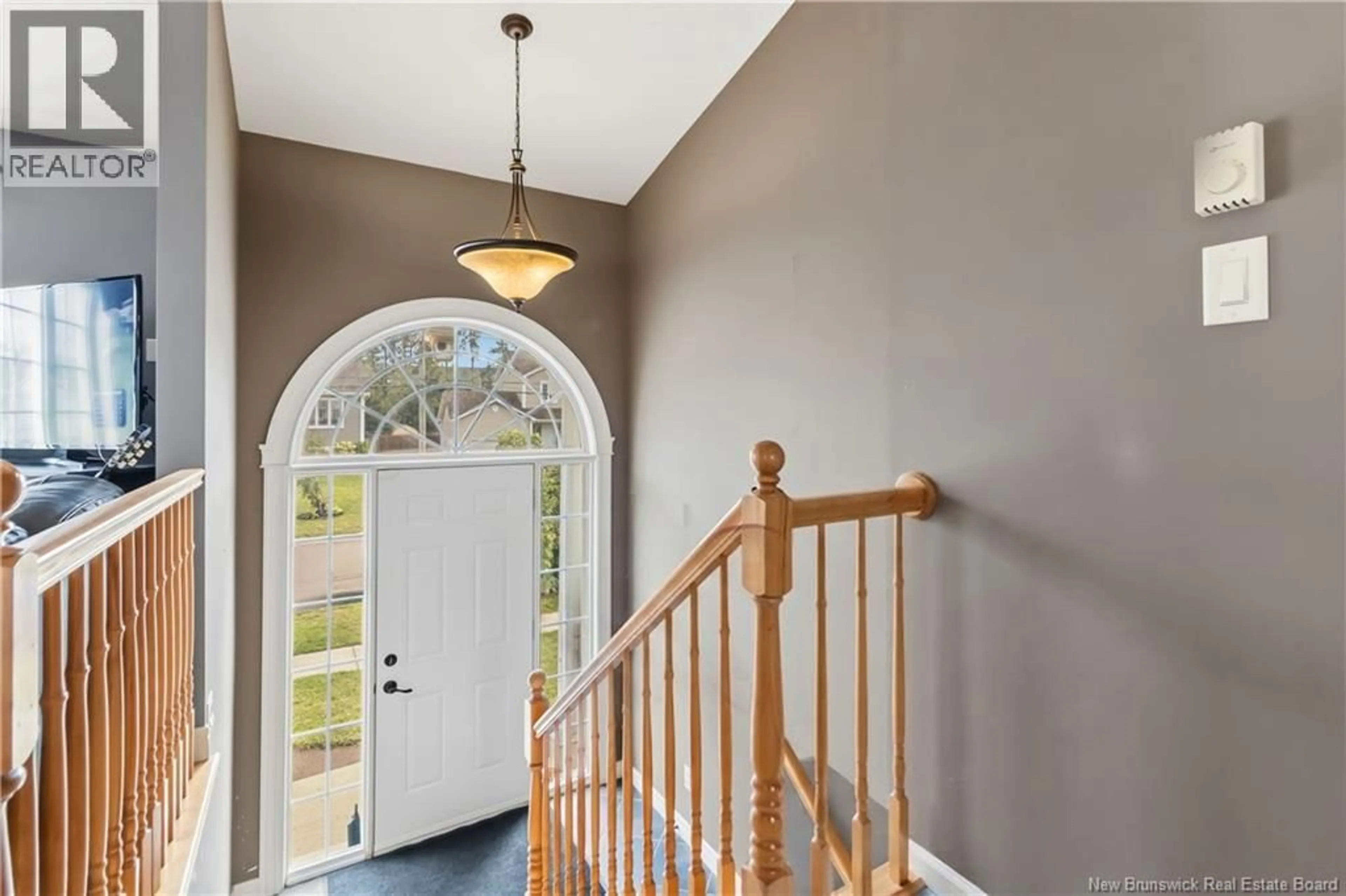 Indoor foyer for 357 MAPLEHURST DRIVE, Moncton New Brunswick E1G0E6