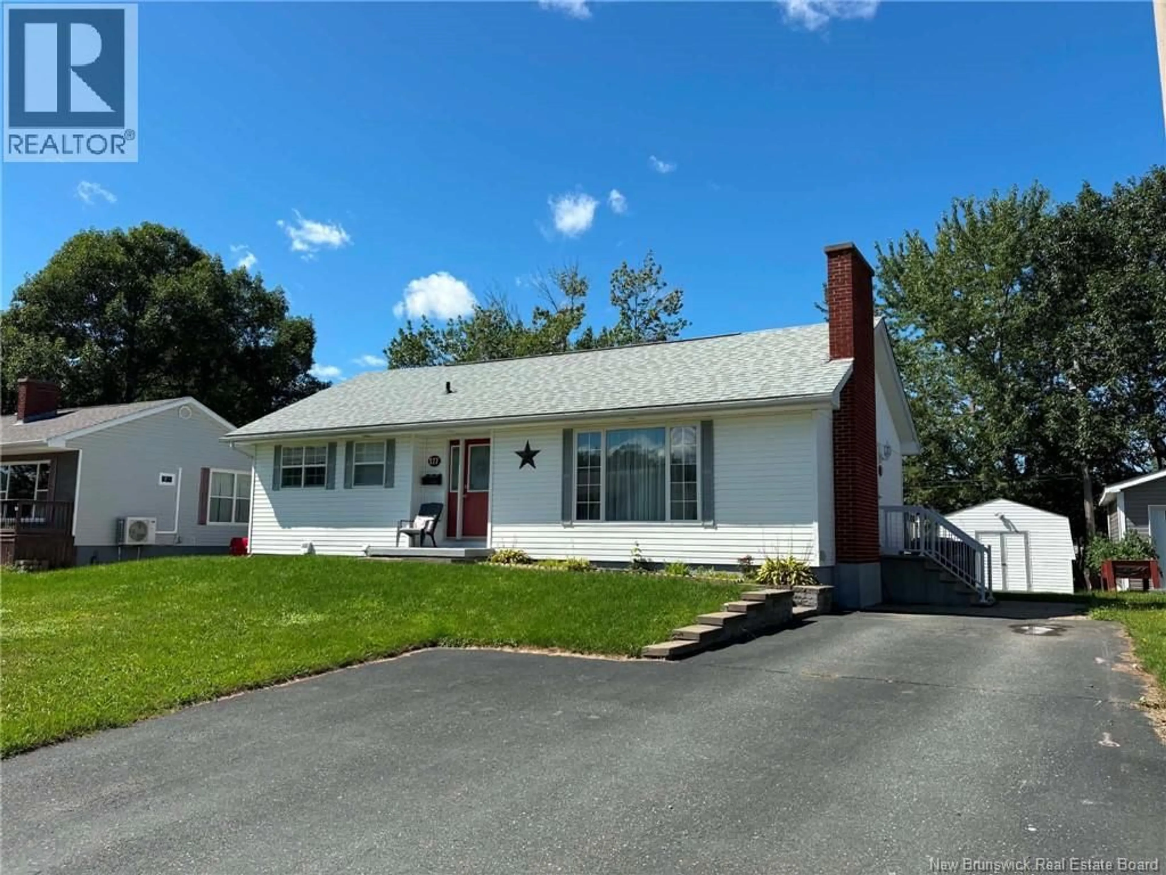 Home with vinyl exterior material, street for 377 SUNSET, Miramichi New Brunswick E1V1A3