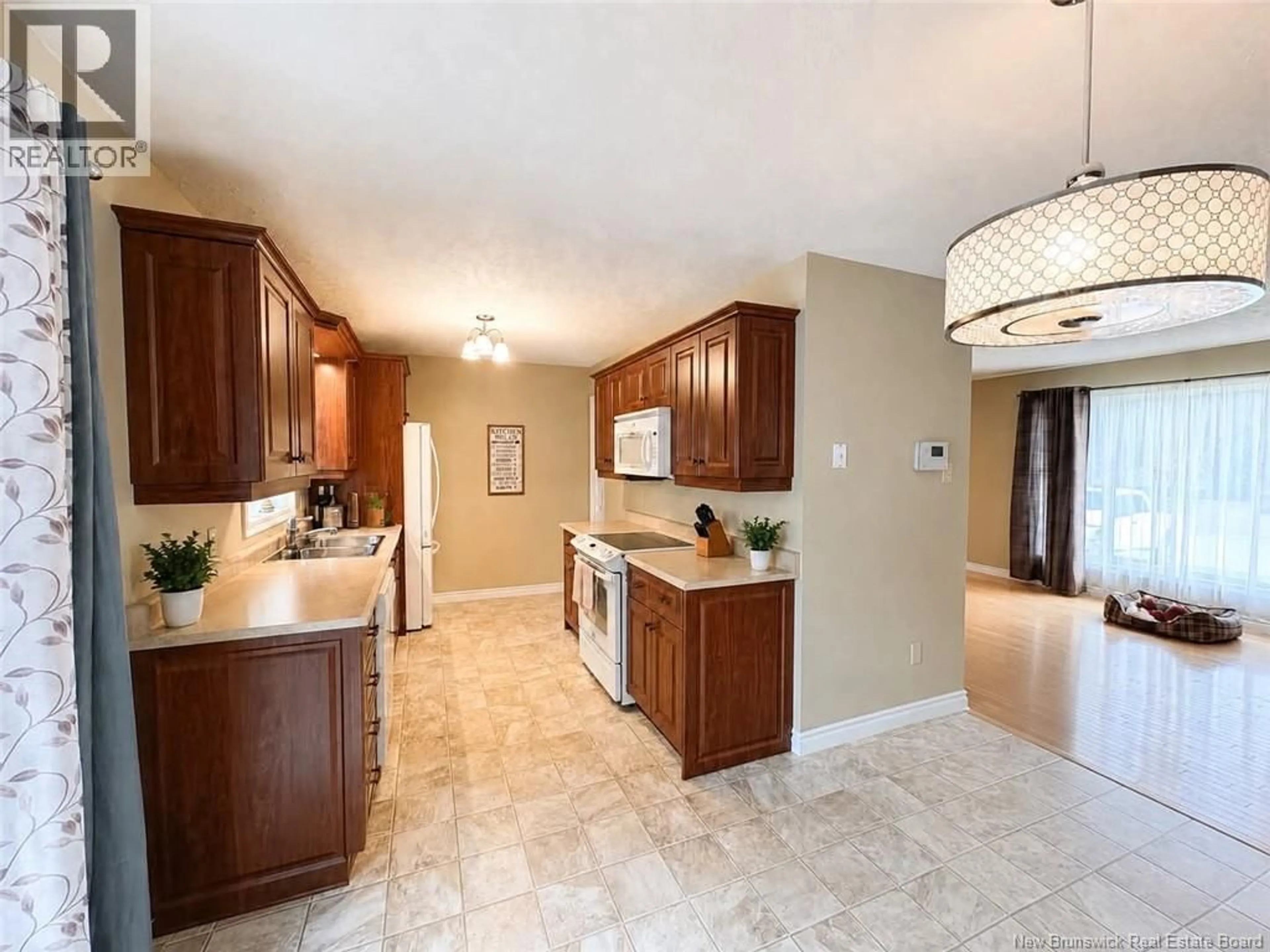 Open concept kitchen, ceramic/tile floor for 377 SUNSET, Miramichi New Brunswick E1V1A3