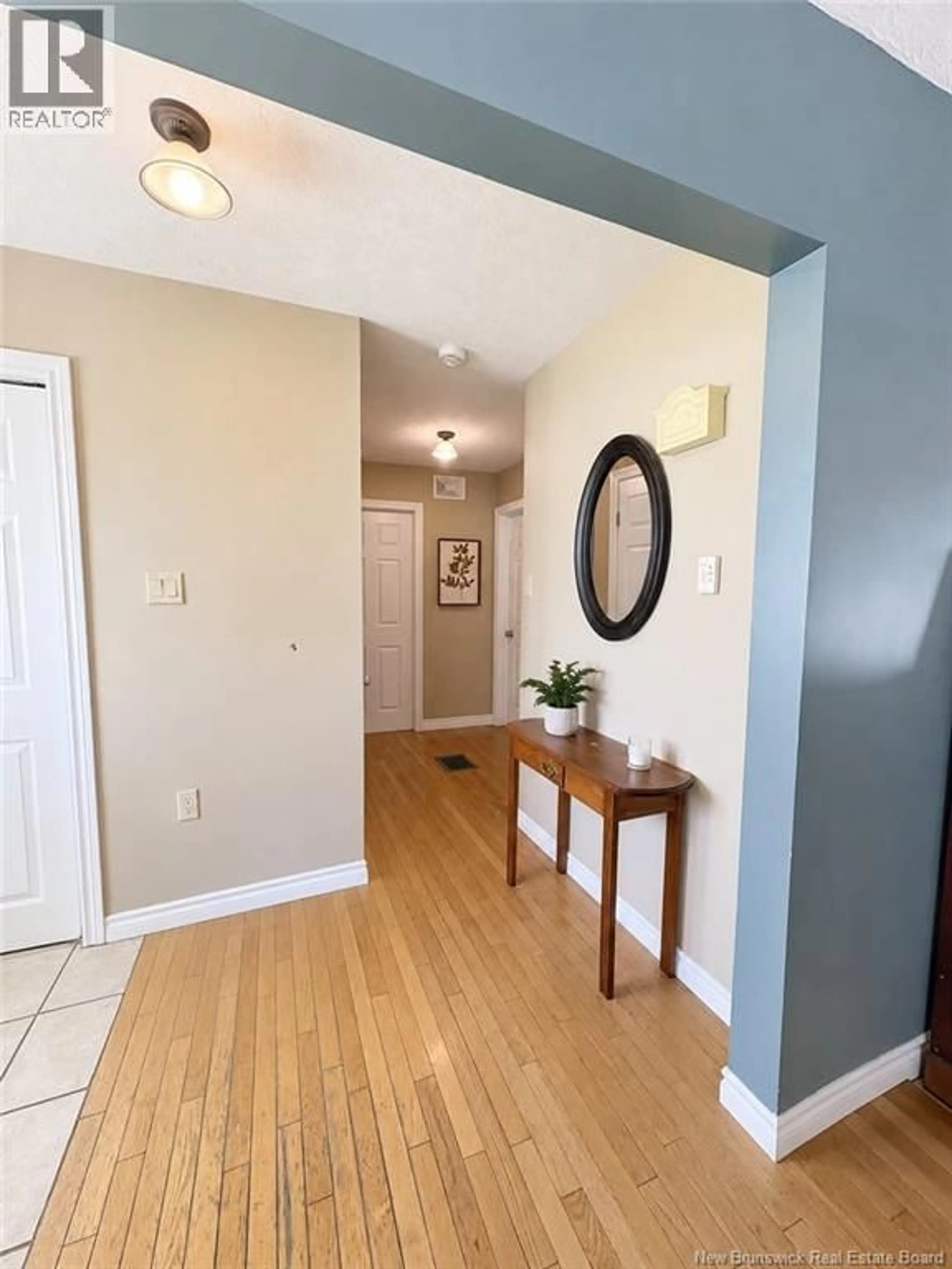 Indoor entryway for 377 SUNSET, Miramichi New Brunswick E1V1A3