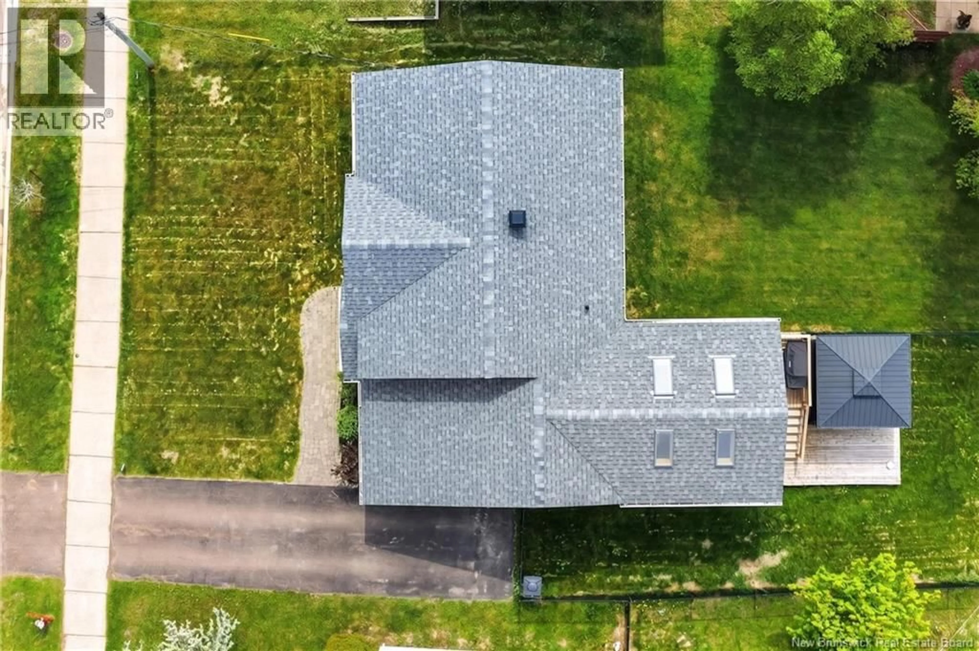A pic from outside/outdoor area/front of a property/back of a property/a pic from drone, building for 287 MAPLEHURST DRIVE, Moncton New Brunswick E1G4T8