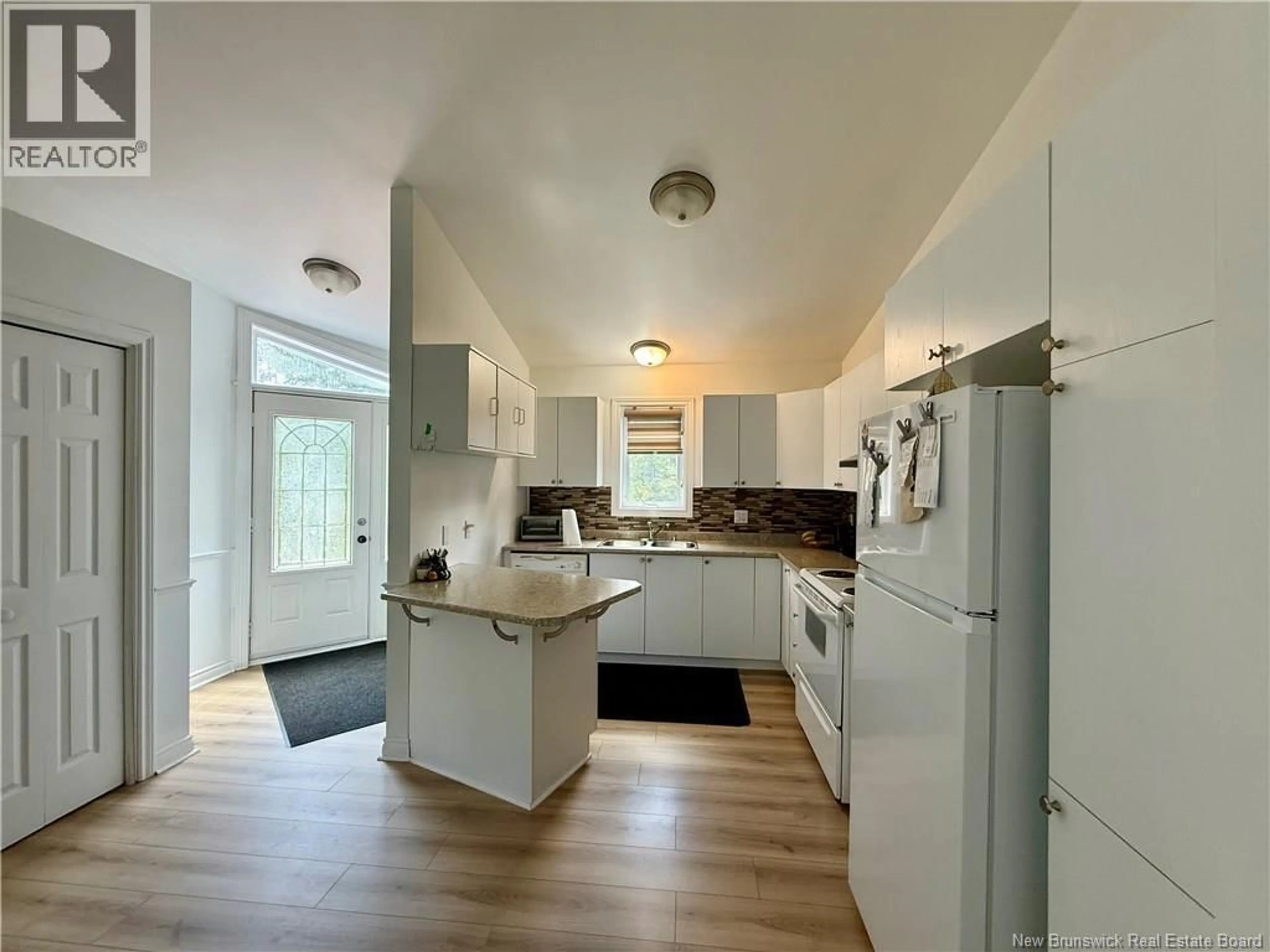 Open concept kitchen, unknown for 142 SMITH ROAD, Edmundston New Brunswick E7C2J7