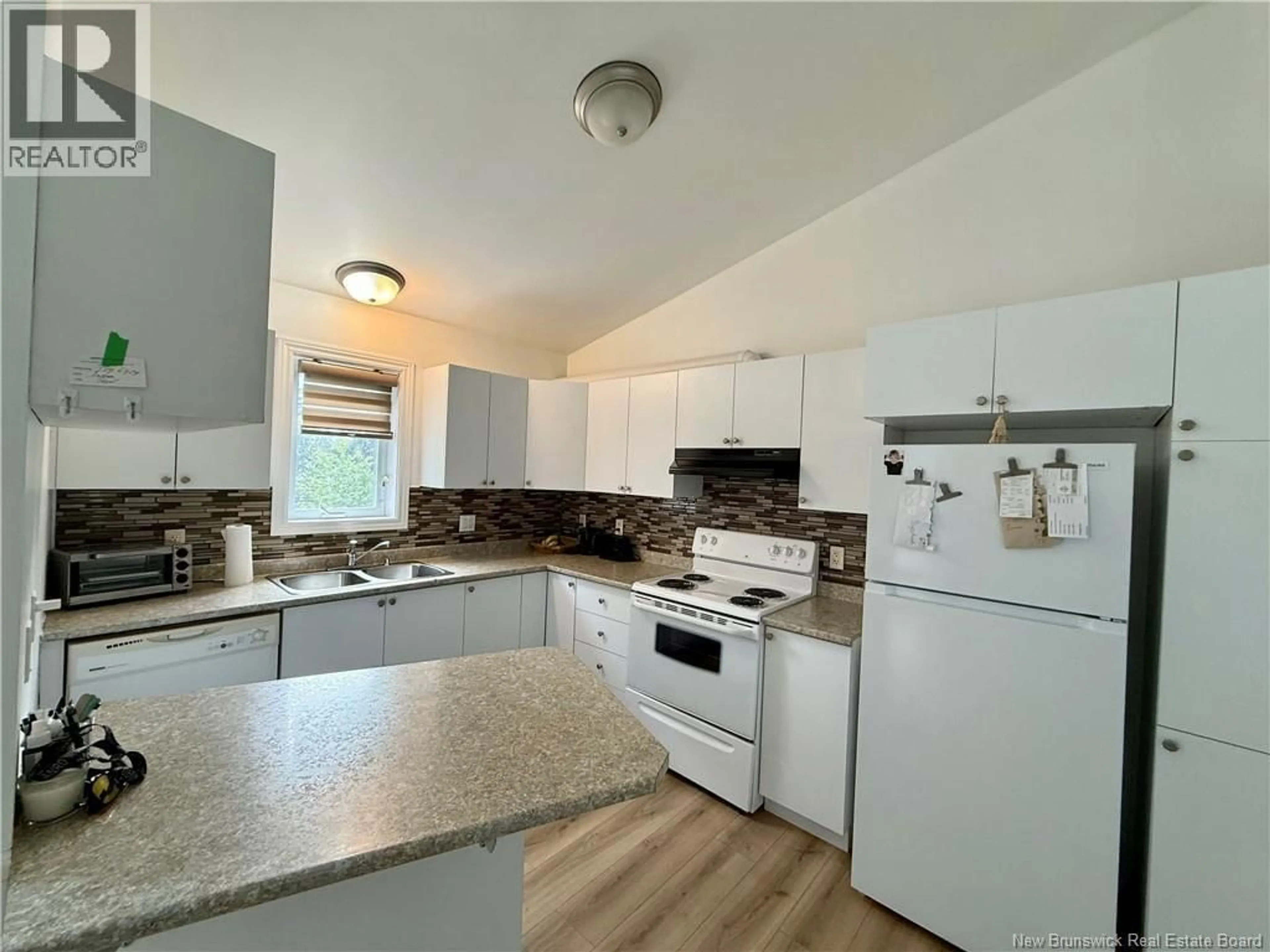 Standard kitchen, unknown for 142 SMITH ROAD, Edmundston New Brunswick E7C2J7