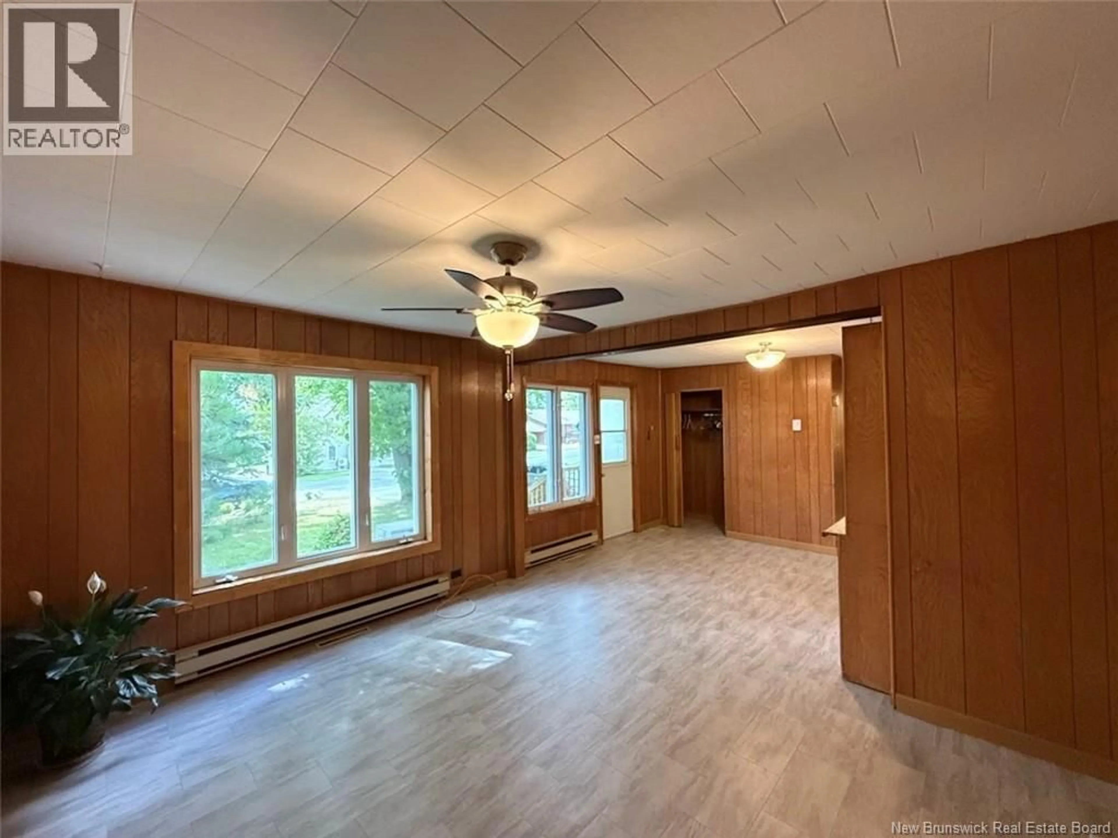 A pic of a room for 43 QUEEN STREET, Edmundston New Brunswick E3V1A3