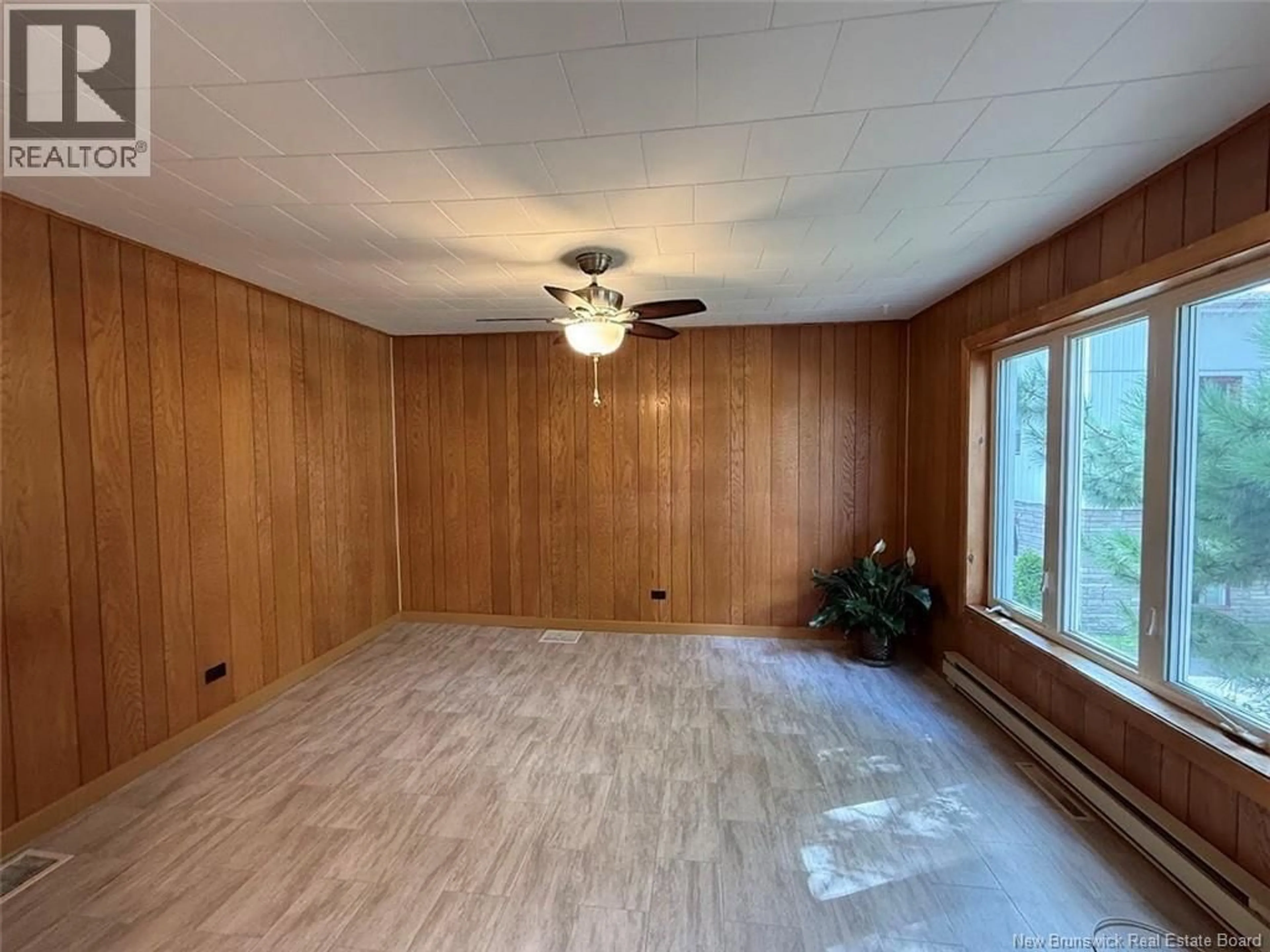 A pic of a room for 43 QUEEN STREET, Edmundston New Brunswick E3V1A3