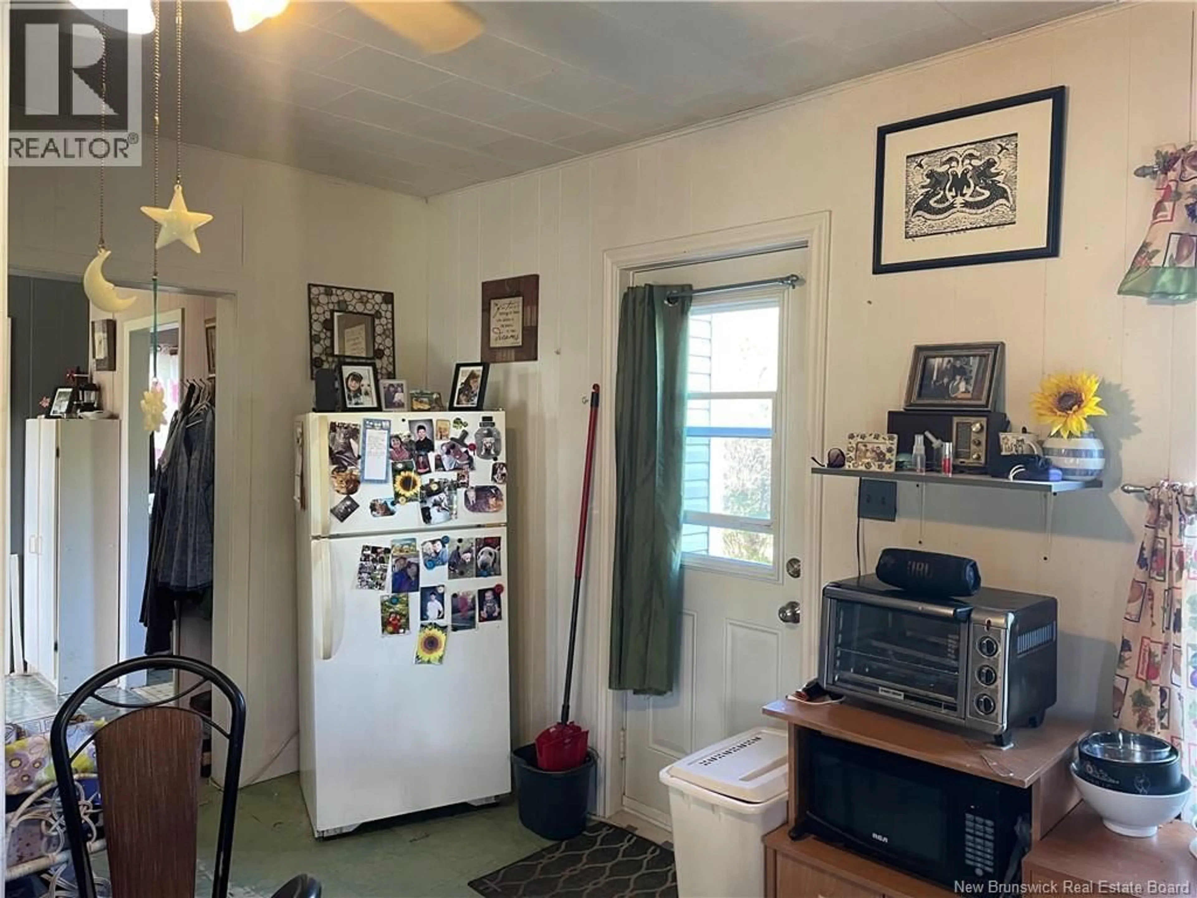 A pic of a room for 190 RUE PRINCIPALE, Pointe-Verte New Brunswick E8J2W8