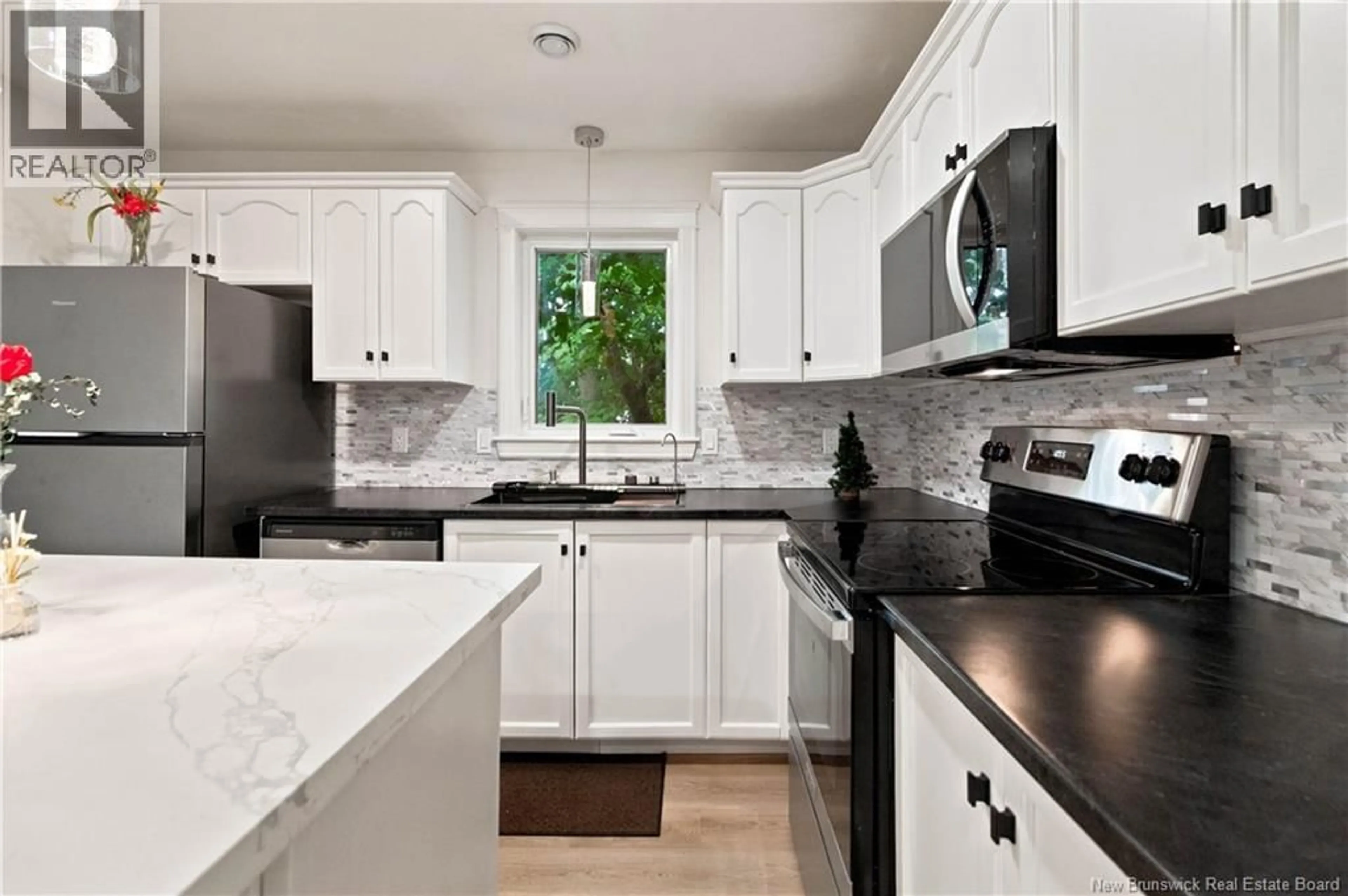 Open concept kitchen, ceramic/tile floor for 91 MOUNT PLEASANT ROAD, Moncton New Brunswick E1G5J3