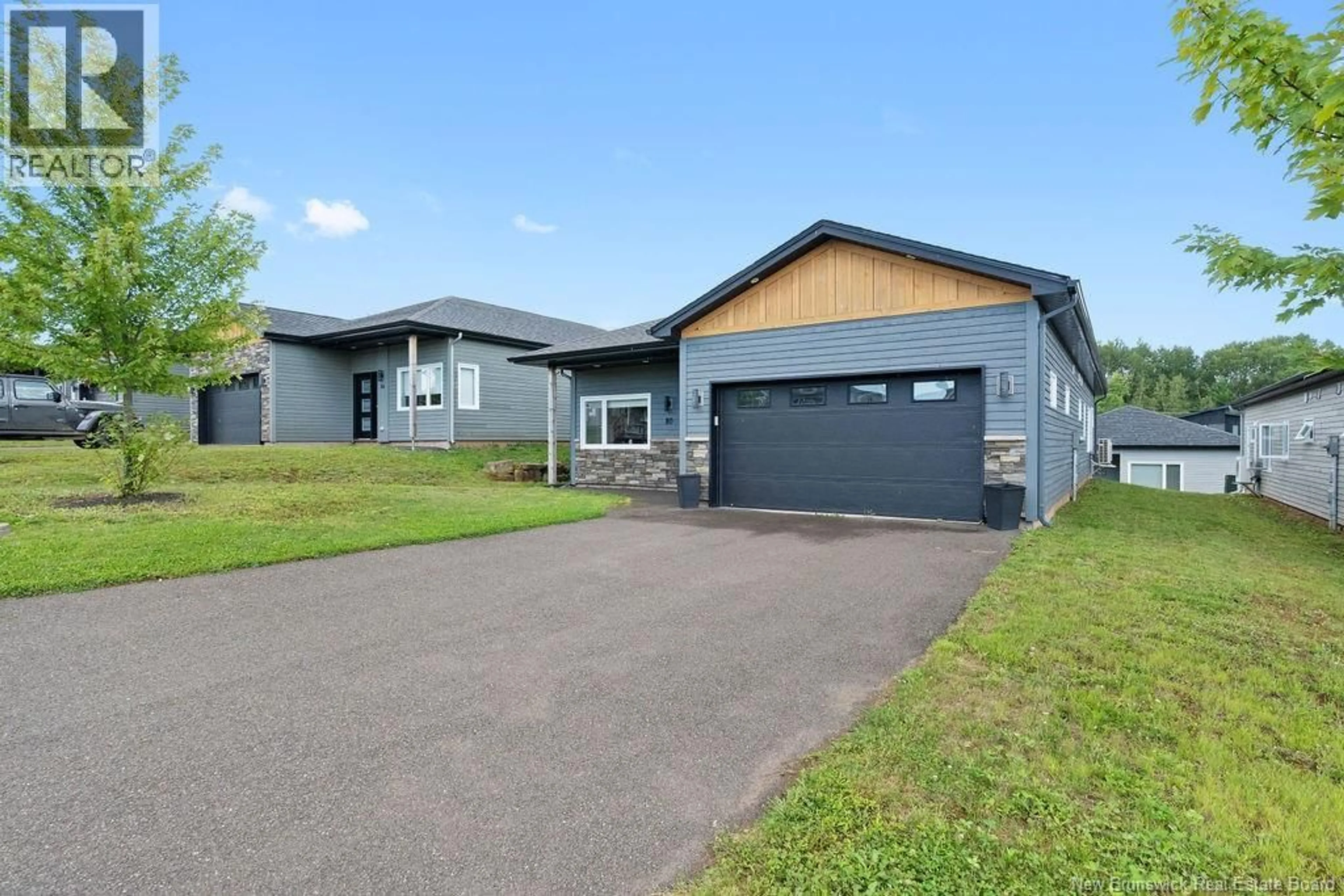 Home with vinyl exterior material, unknown for 80 PARKPLACE LANE, Moncton New Brunswick E1A0N4
