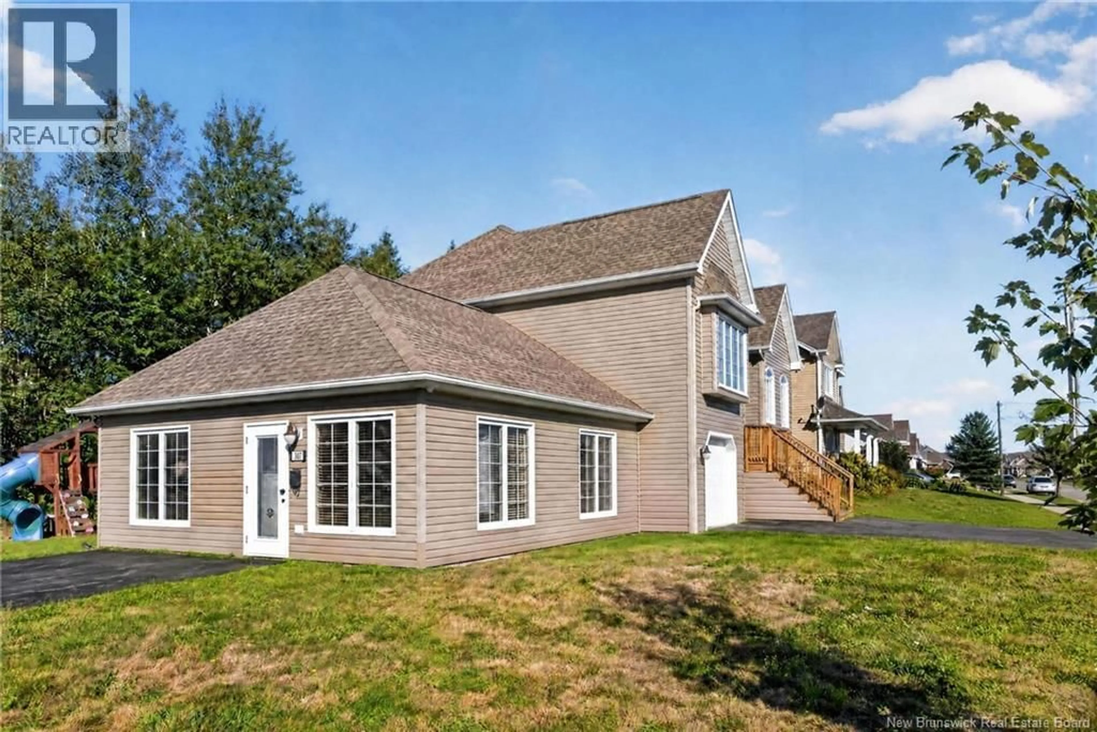 Home with vinyl exterior material, unknown for 72 BONAVENTURE, Dieppe New Brunswick E1A4S2