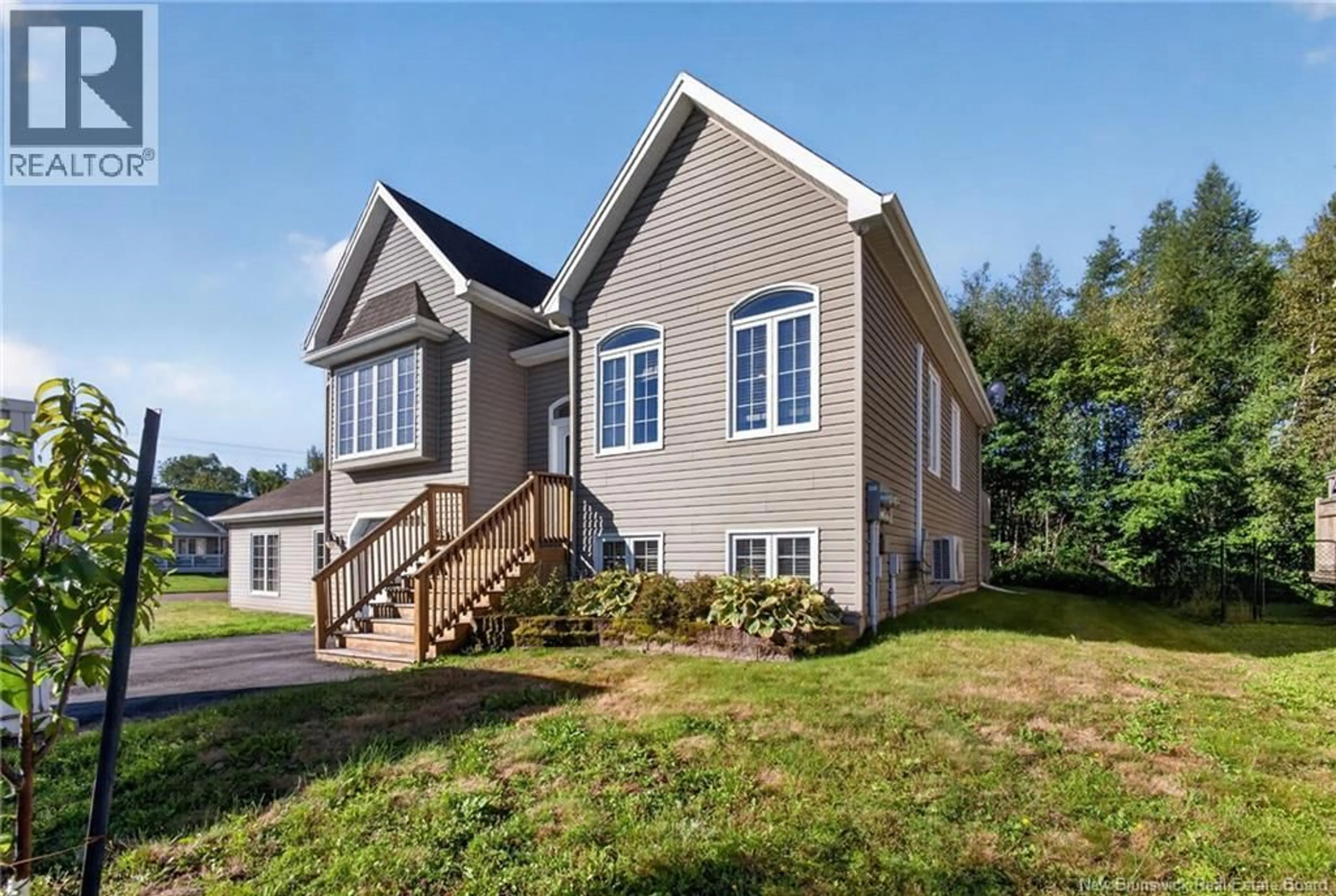 Home with vinyl exterior material, unknown for 72 BONAVENTURE, Dieppe New Brunswick E1A4S2
