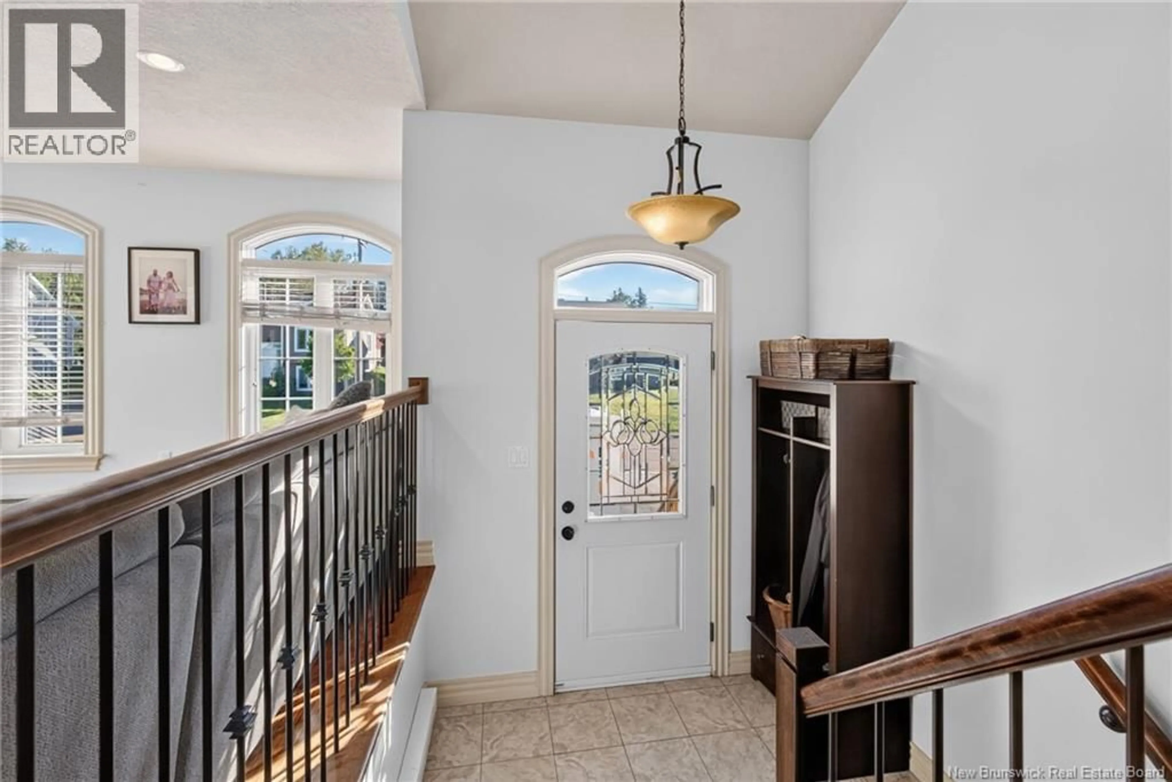 Indoor entryway for 72 BONAVENTURE, Dieppe New Brunswick E1A4S2