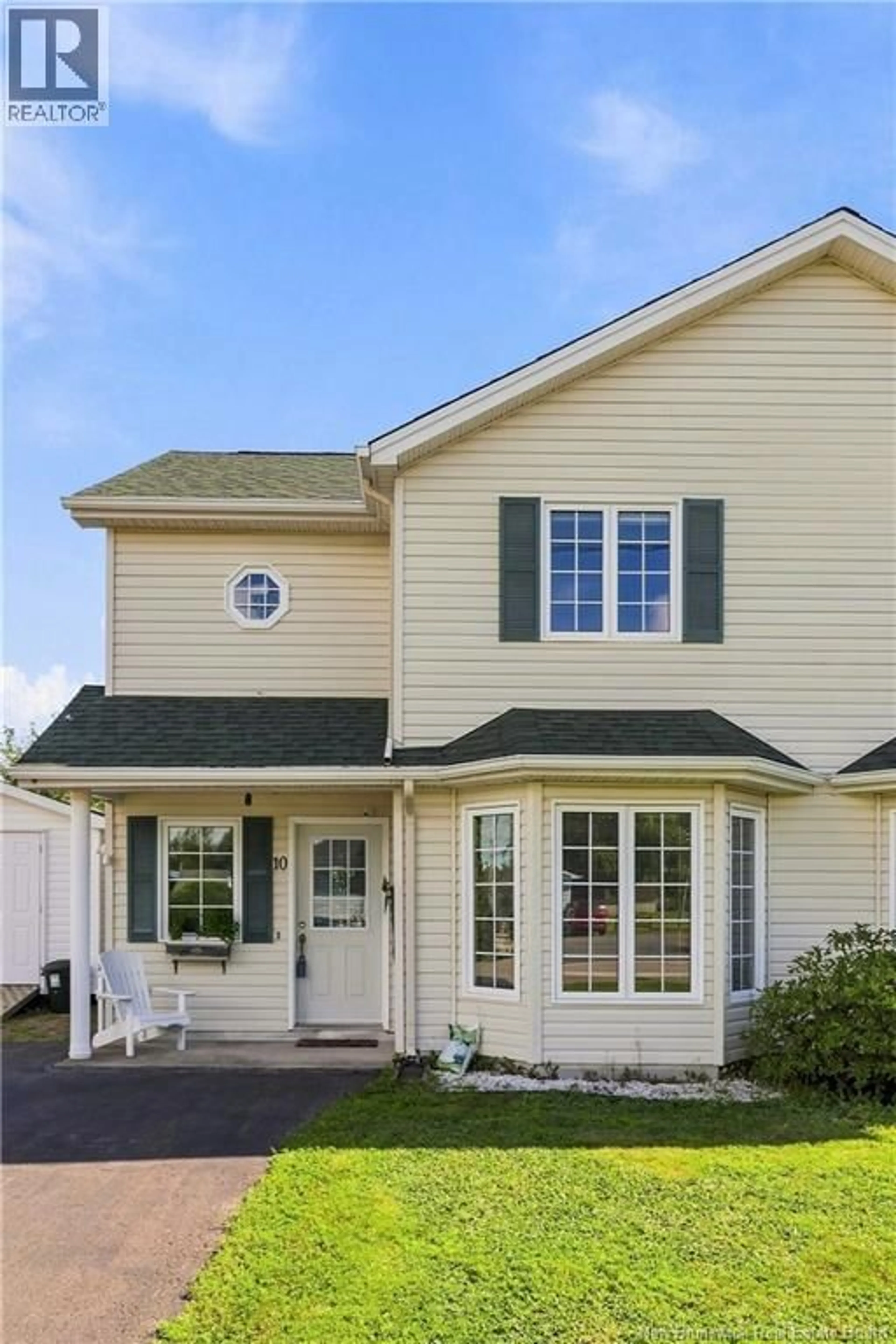 Home with vinyl exterior material, street for 10 INGLIS STREET, Shediac New Brunswick E4P8T1