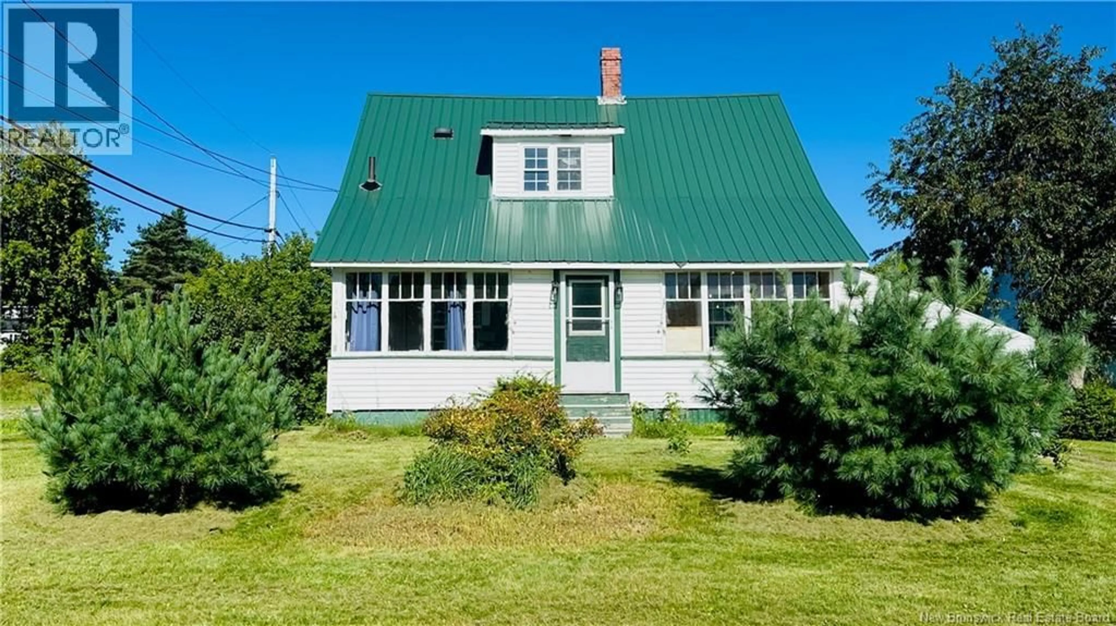 Home with vinyl exterior material, building for 166 MAIN STREET, Canterbury New Brunswick E6H1M4