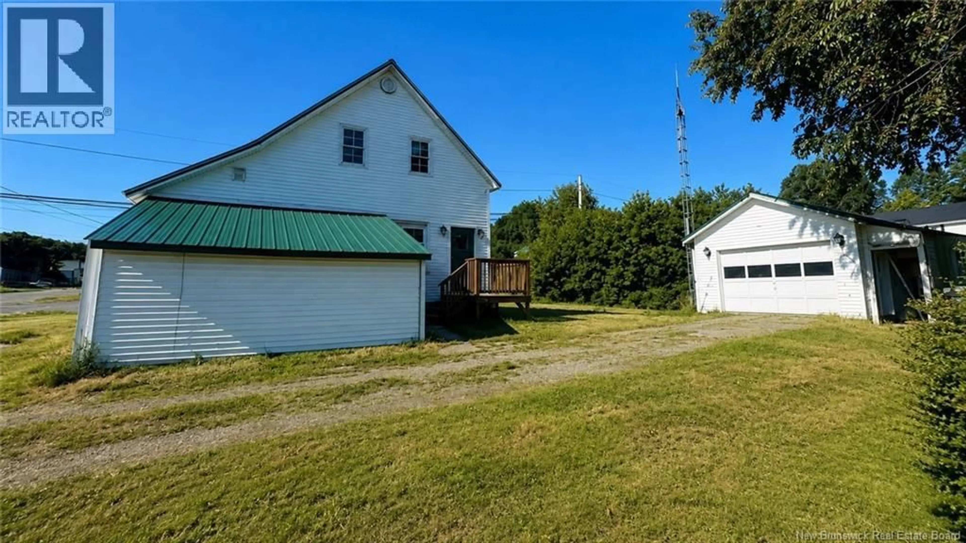 A pic from outside/outdoor area/front of a property/back of a property/a pic from drone, building for 166 MAIN STREET, Canterbury New Brunswick E6H1M4