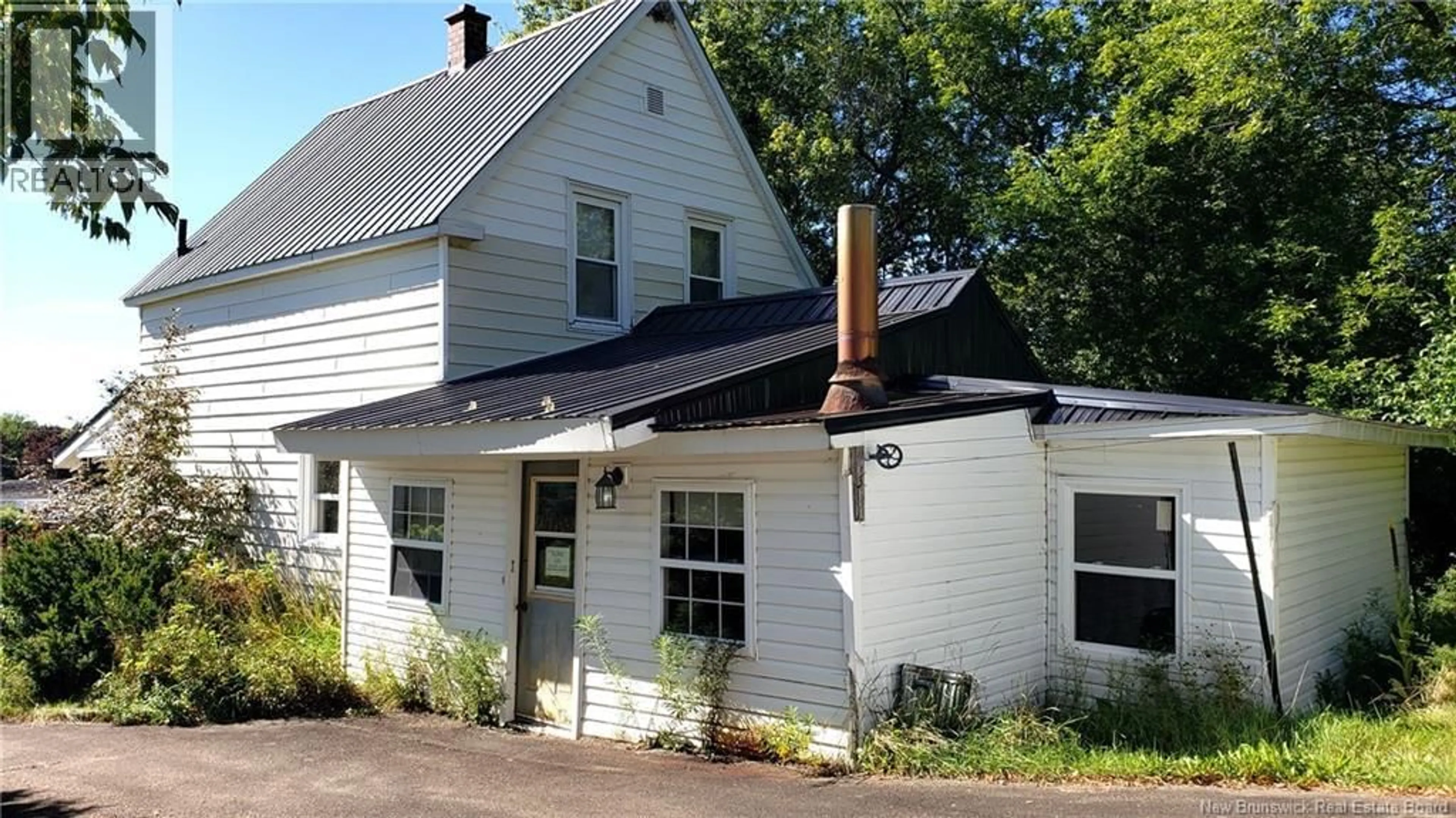 Home with vinyl exterior material, building for 21 CLIFFORD STREET, McAdam New Brunswick E6J1J7