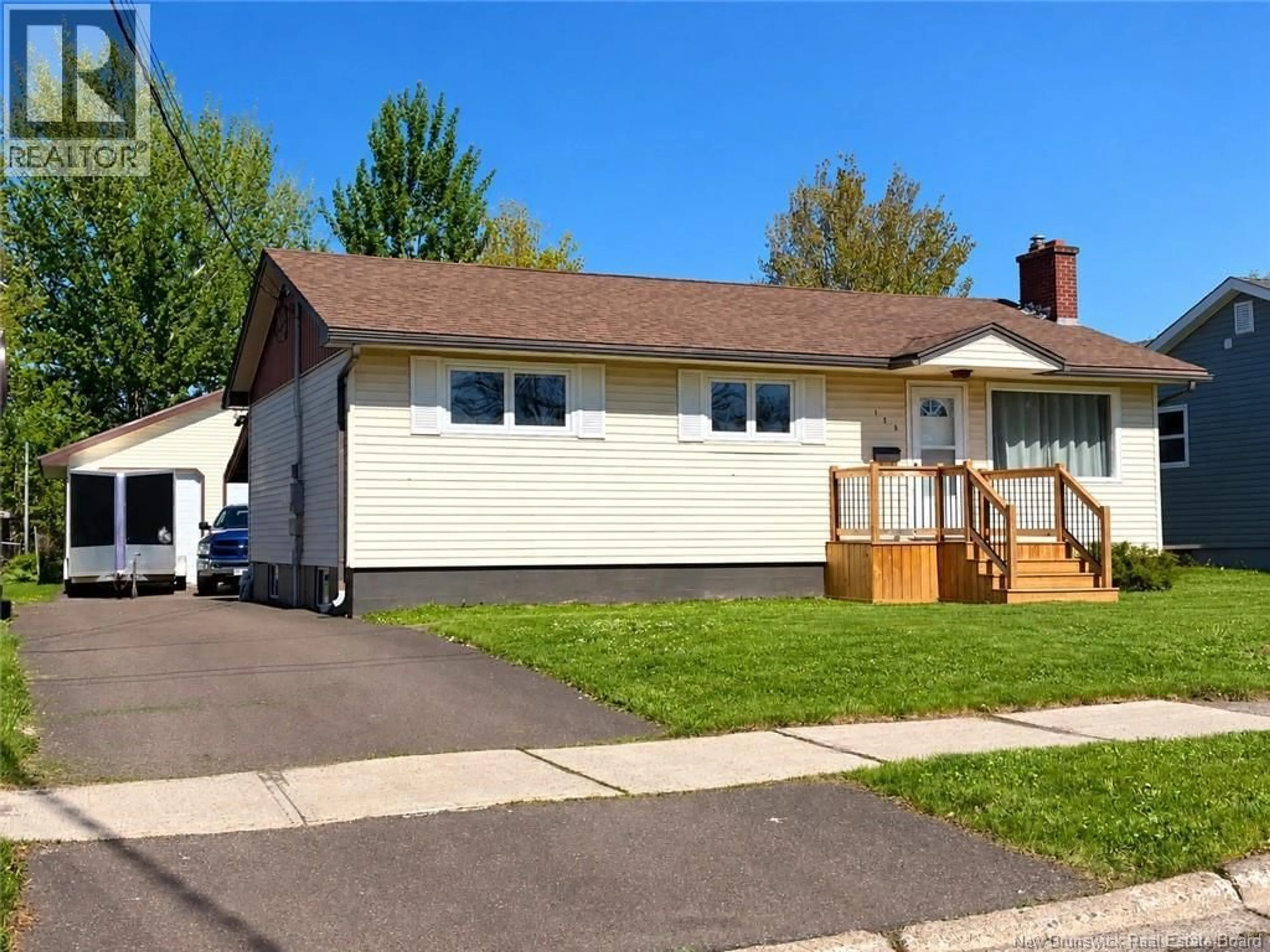 Home with vinyl exterior material, street for 175 SECOND AVENUE, Moncton New Brunswick E1C7Y5