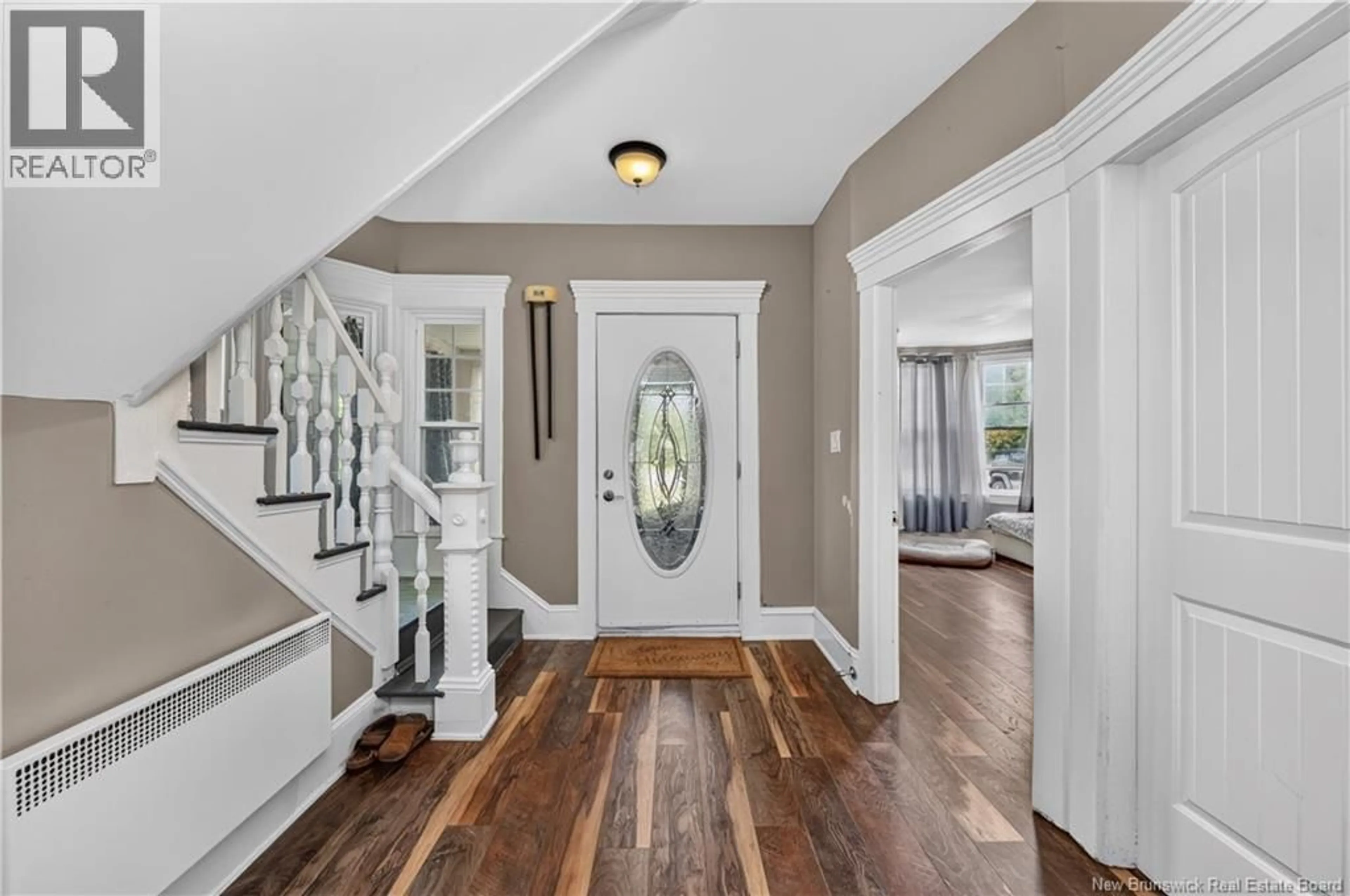 Indoor entryway for 207 OLD POST, Petitcodiac New Brunswick E4Z4N3