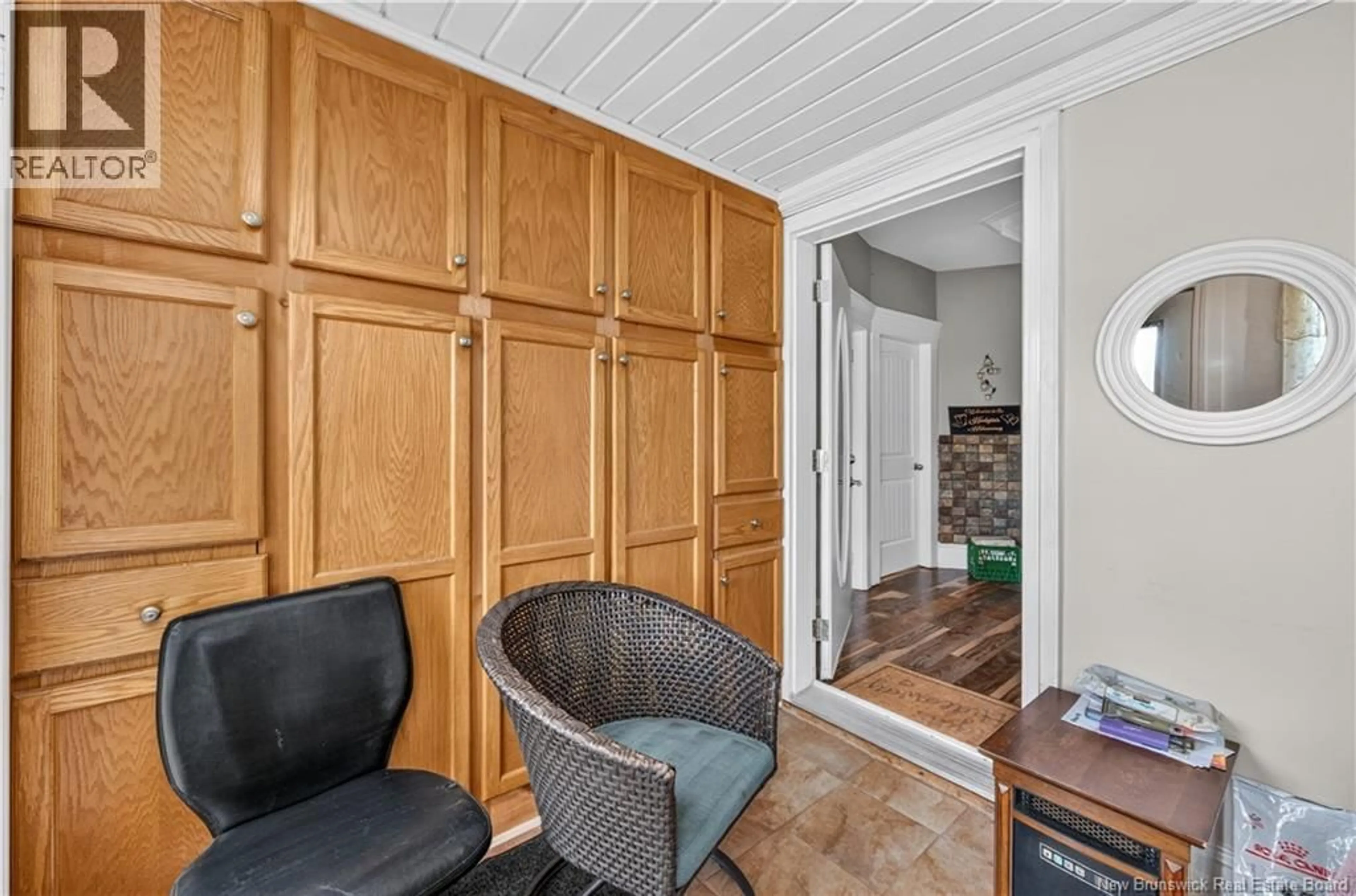 Indoor entryway for 207 OLD POST, Petitcodiac New Brunswick E4Z4N3