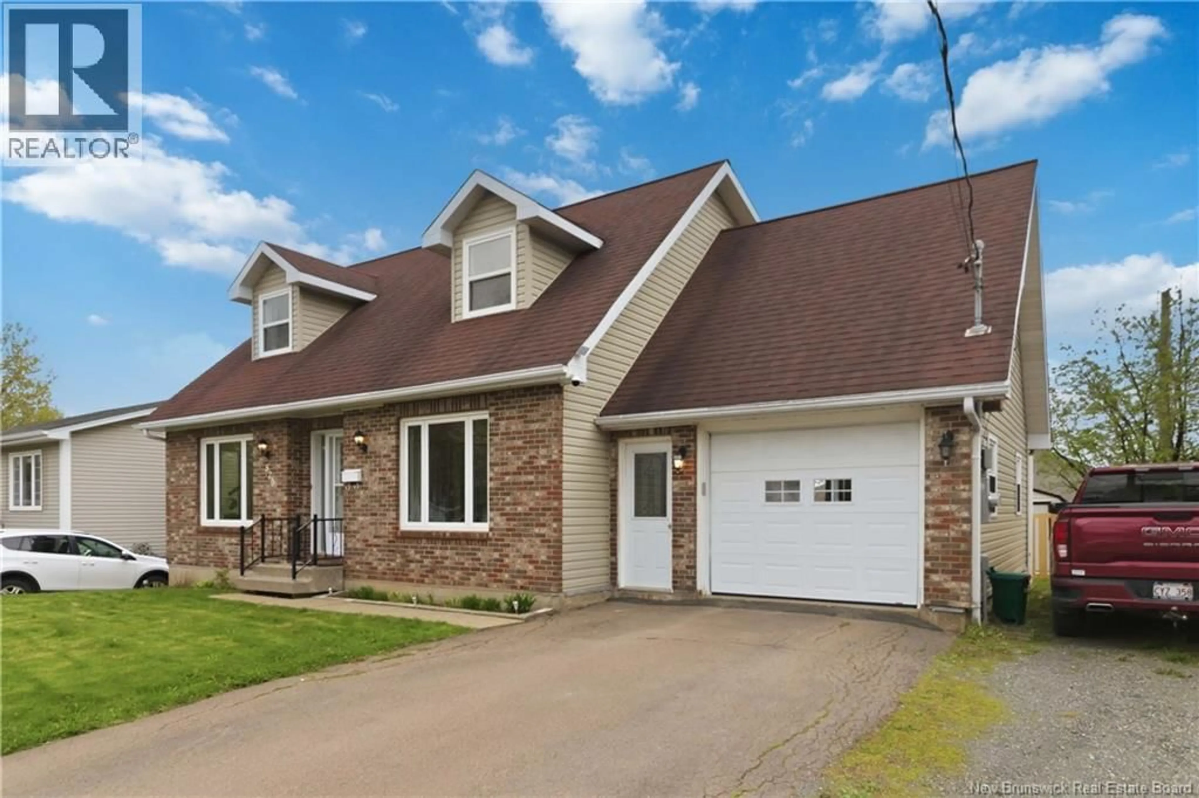 Home with vinyl exterior material, street for 570 MCLAUGHLIN, Moncton New Brunswick E1A4R6