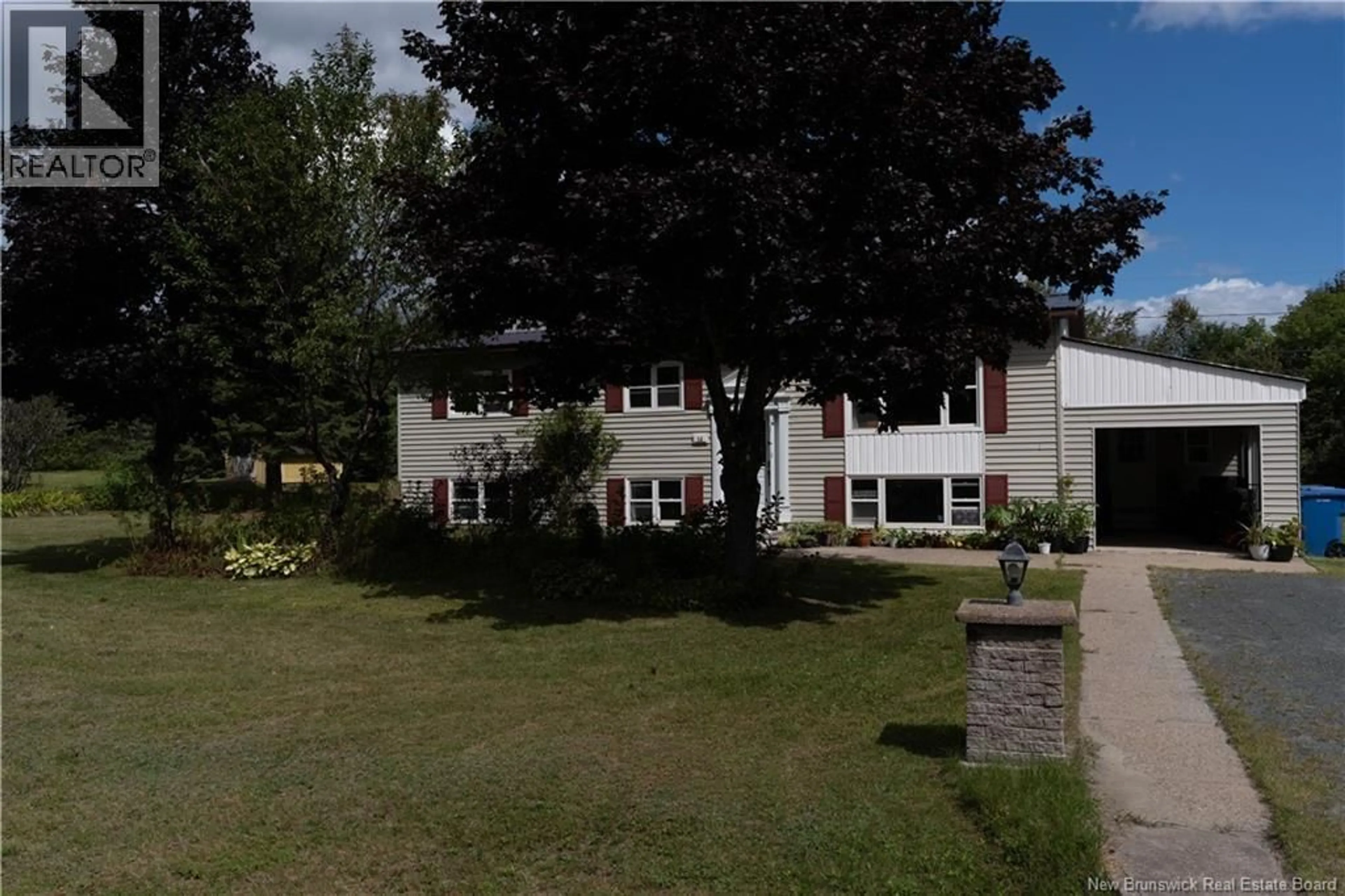 A pic from outside/outdoor area/front of a property/back of a property/a pic from drone, building for 14 ROCKCLIFF BOULEVARD, Miramichi New Brunswick E1V7C5