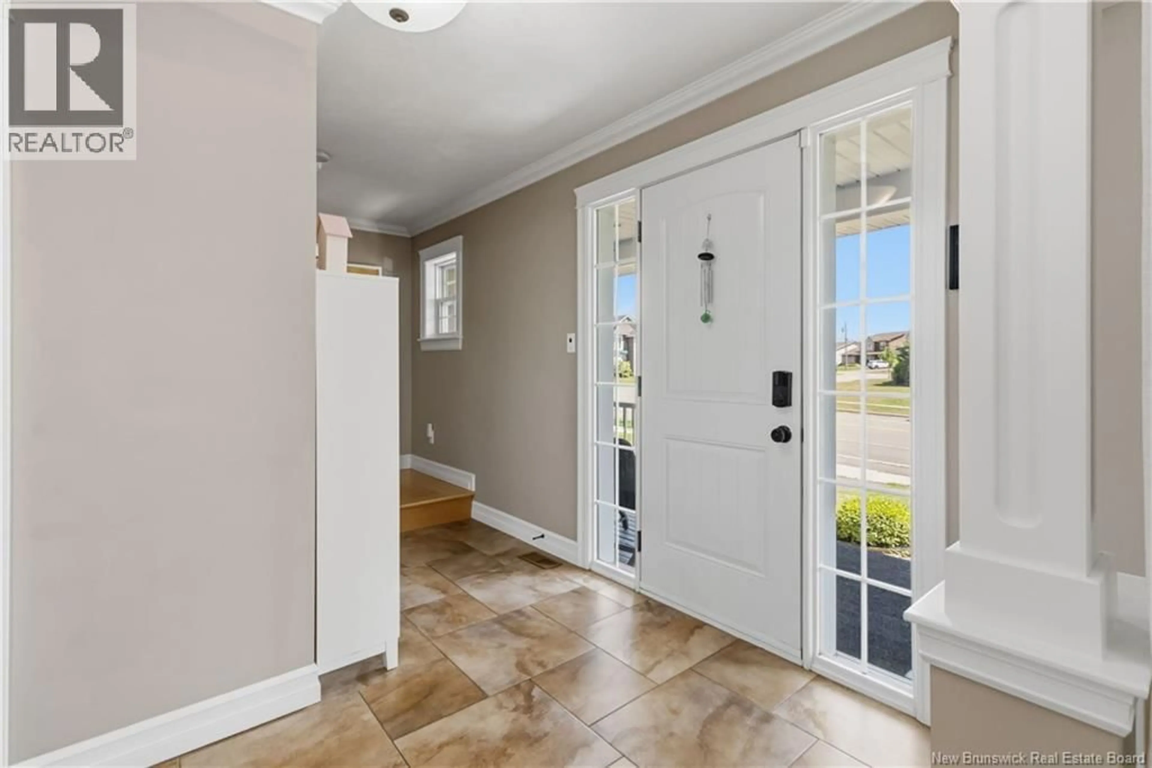 Indoor entryway for 598 EVERGREEN DRIVE, Moncton New Brunswick E1G0K9