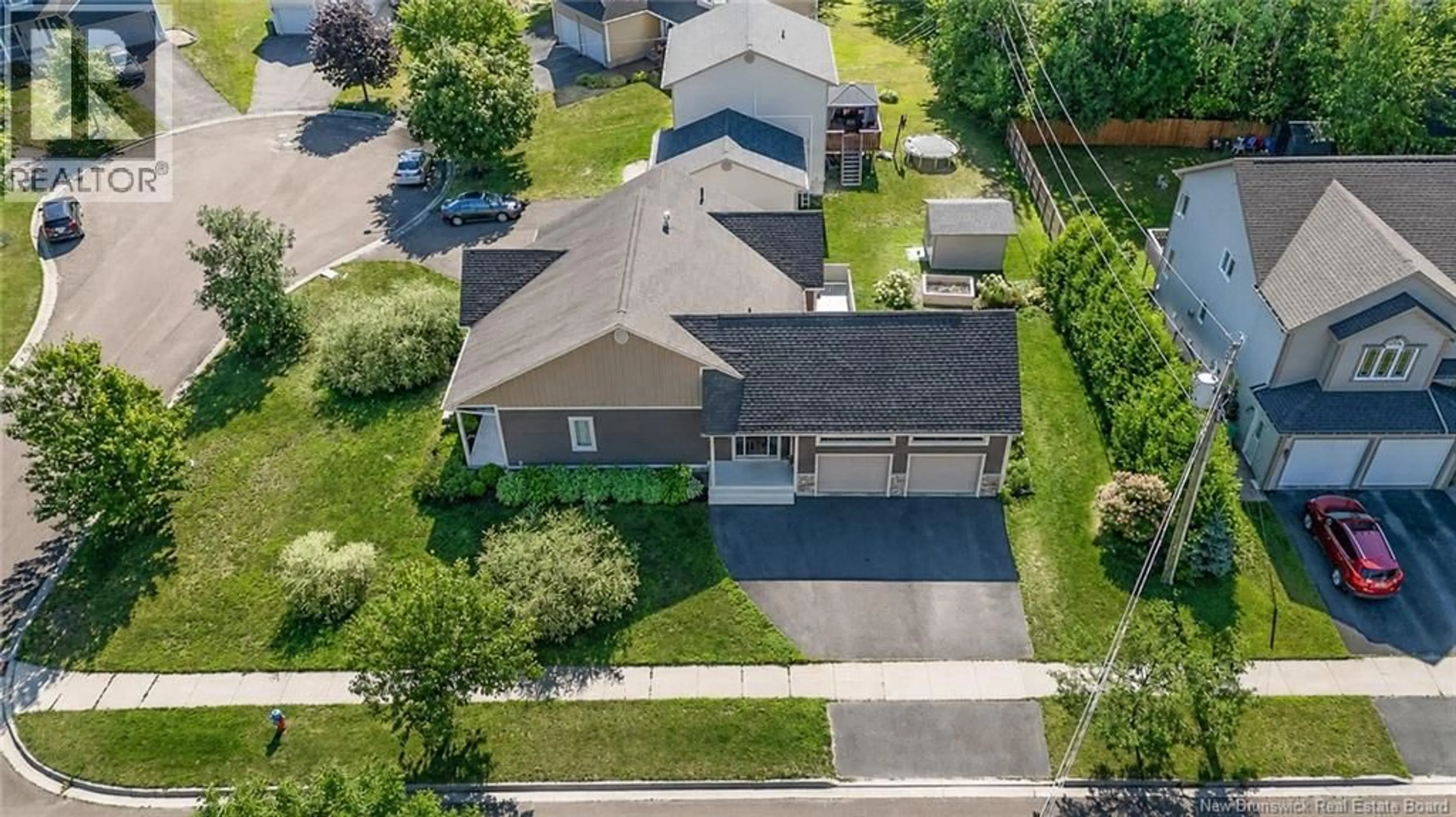 A pic from outside/outdoor area/front of a property/back of a property/a pic from drone, street for 6 MCNALLY COURT, Fredericton New Brunswick E3B9Y3