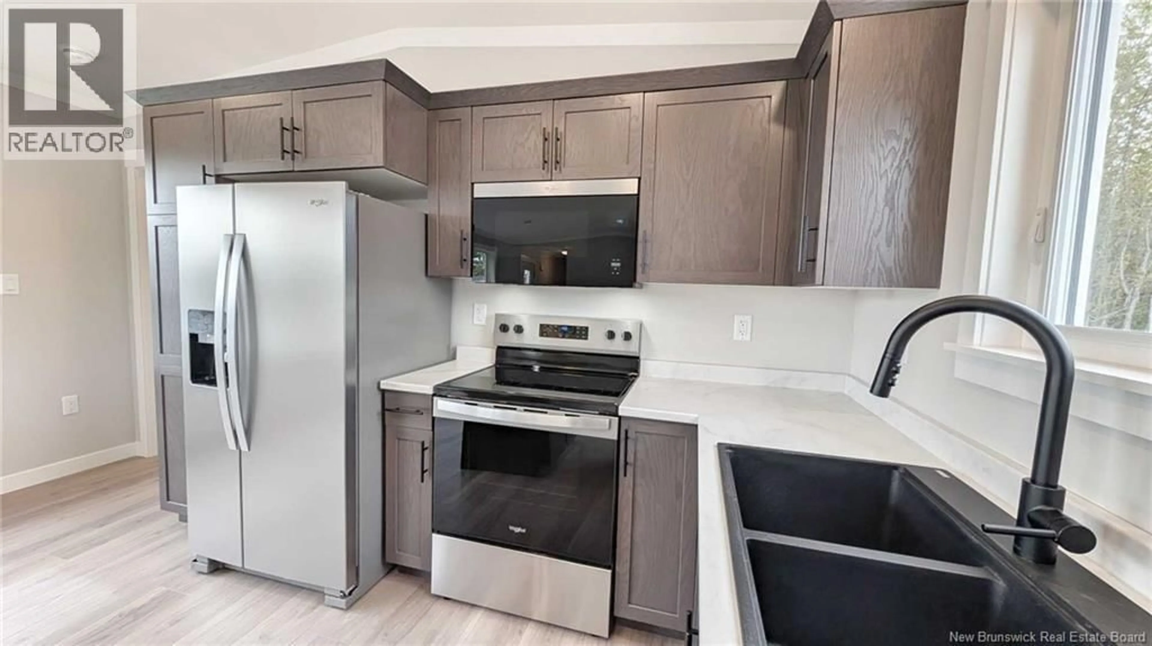 Standard kitchen, ceramic/tile floor for 231 RUE BELLA VISTA, Tracadie New Brunswick E1X4W1