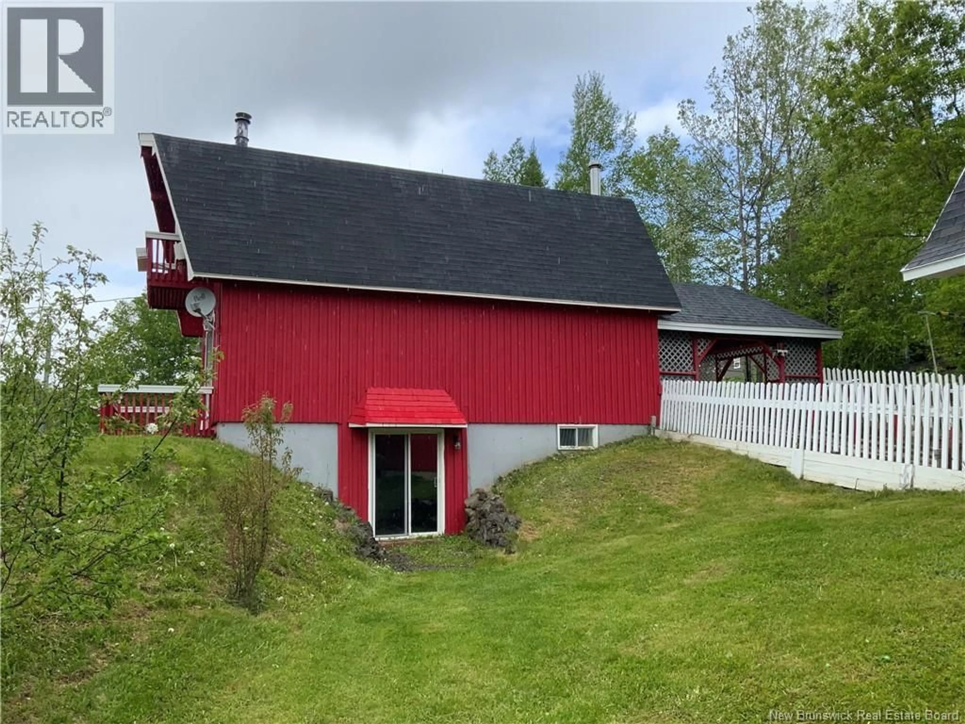 A pic from outside/outdoor area/front of a property/back of a property/a pic from drone, unknown for 22 ROSEWOOD DRIVE, Grafton New Brunswick E7N1P4