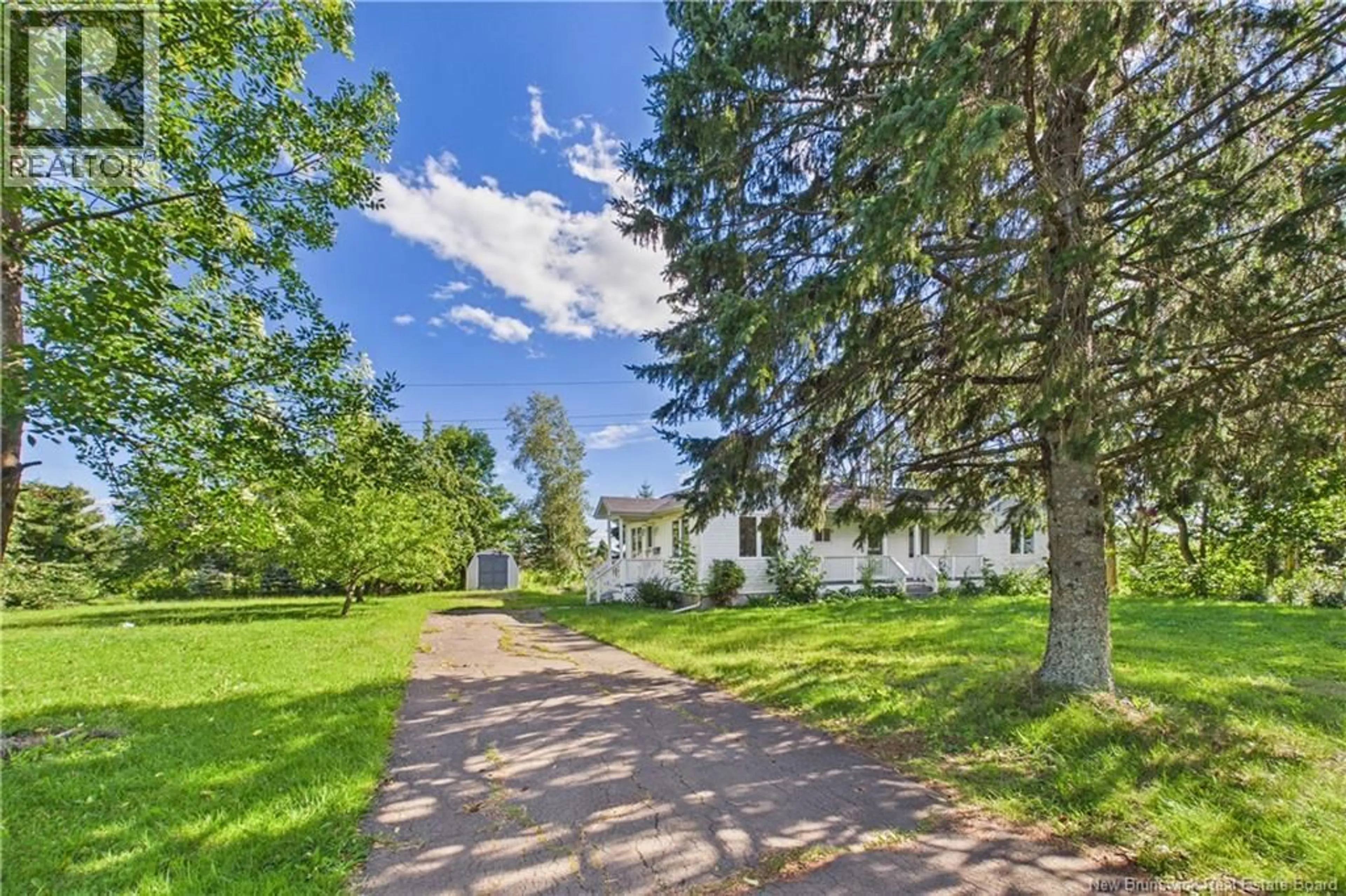 A pic from outside/outdoor area/front of a property/back of a property/a pic from drone, street for 318 HIGHLANDVIEW ROAD, Moncton New Brunswick E1A2L3