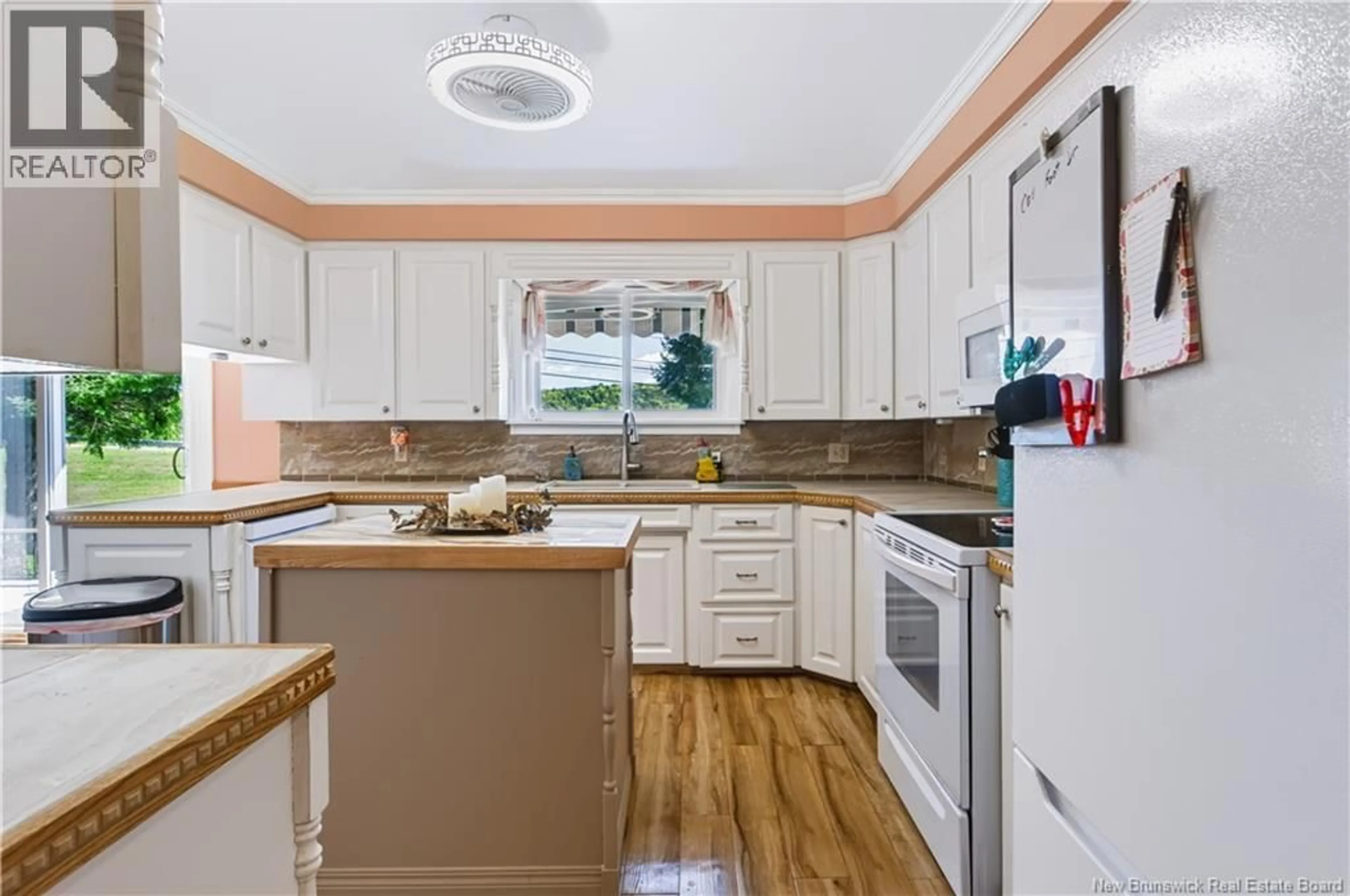 Standard kitchen, unknown for 409 OTIS DRIVE, Nackawic New Brunswick E6G1H5