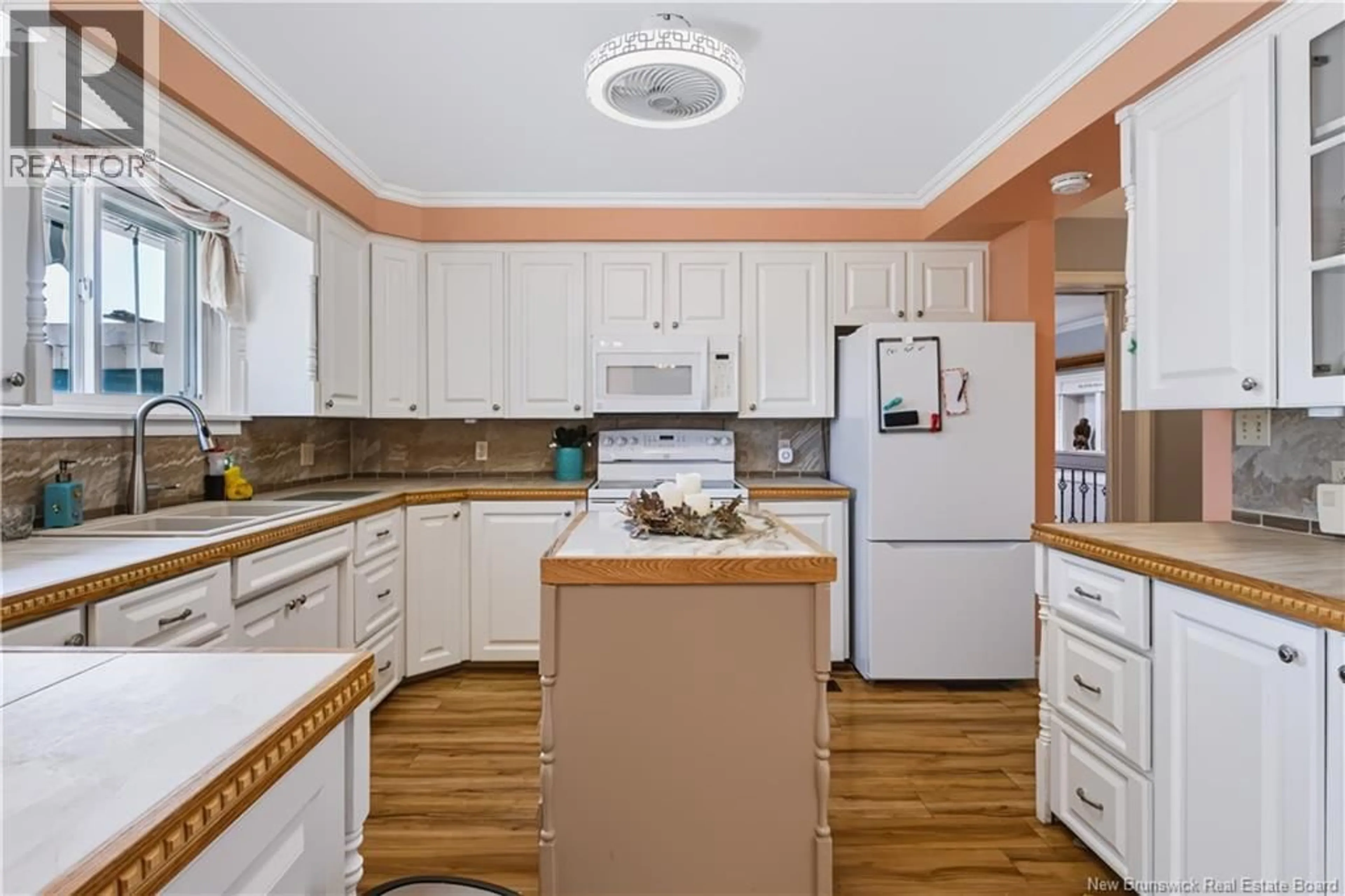 Standard kitchen, unknown for 409 OTIS DRIVE, Nackawic New Brunswick E6G1H5